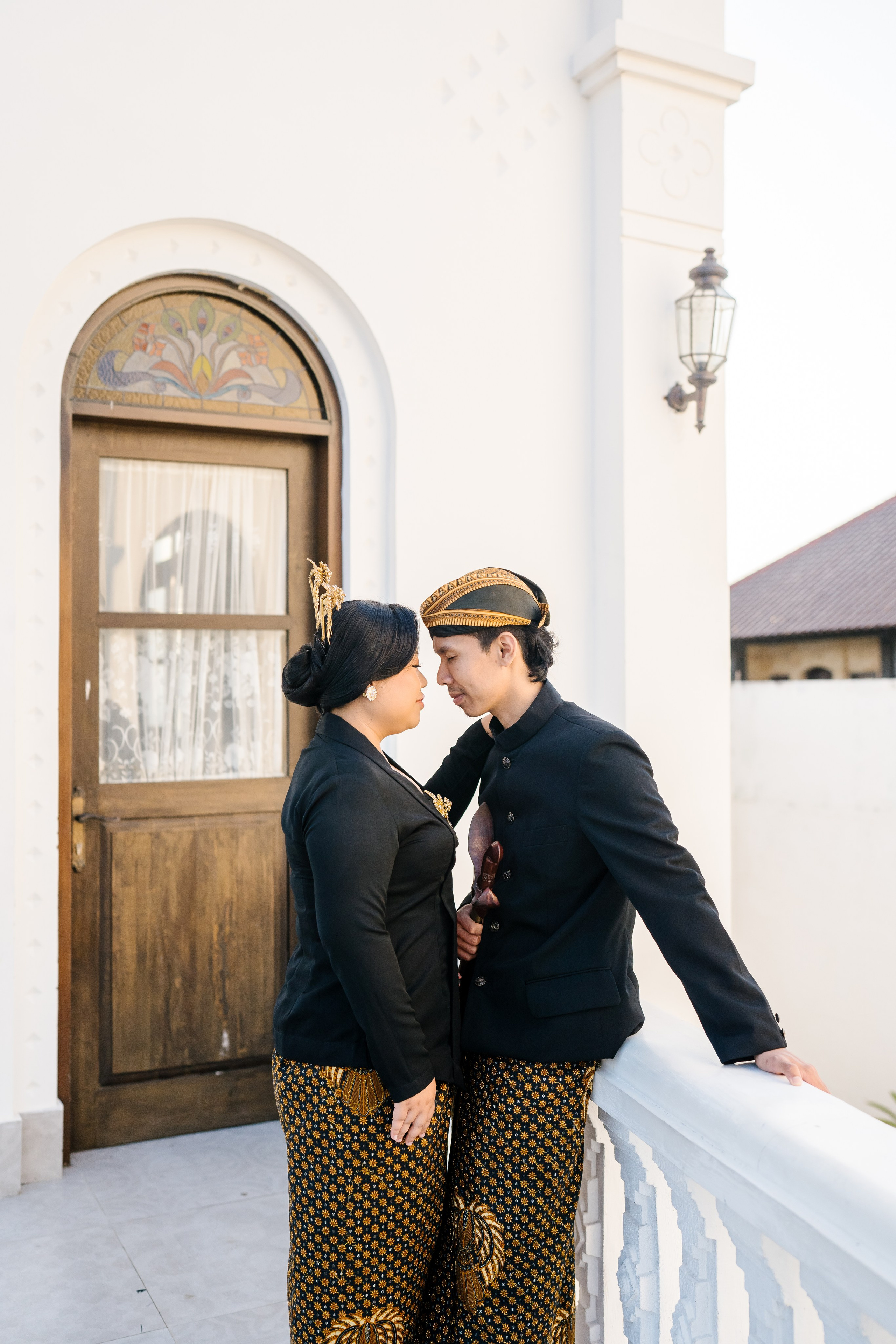 Prewedding Photo Shoot with Javanese style. Female Photographer in Bali