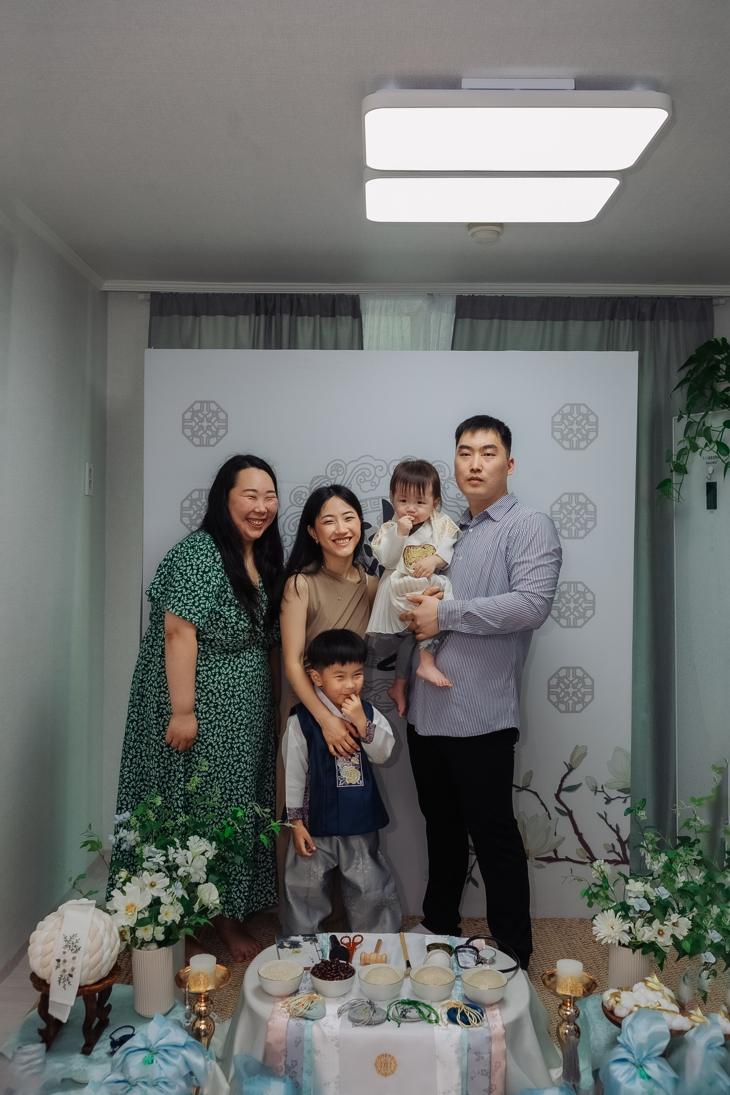 Тео дома и в ресторане. Фотограф беременности, ньюборн и годовасиков в Корее Жанна Хан