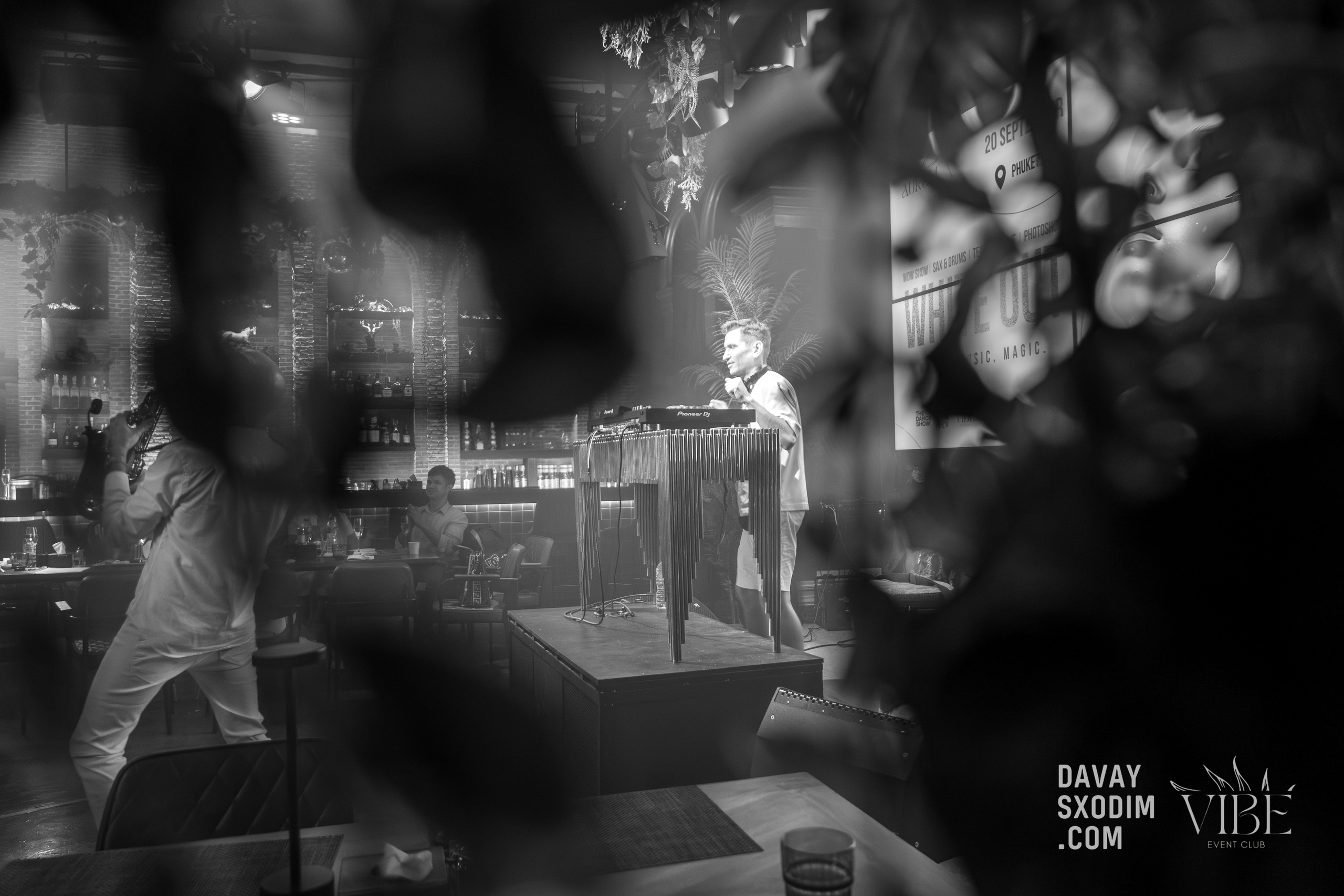 Вечеринка White Out | Фоторепортаж | Видеорепортаж | Афиша | DAVAYSXODIM.com PHUKET. АФИША|ФОТОРЕПОРТАЖИ|ИВЕНТЫ|ПХУКЕТ