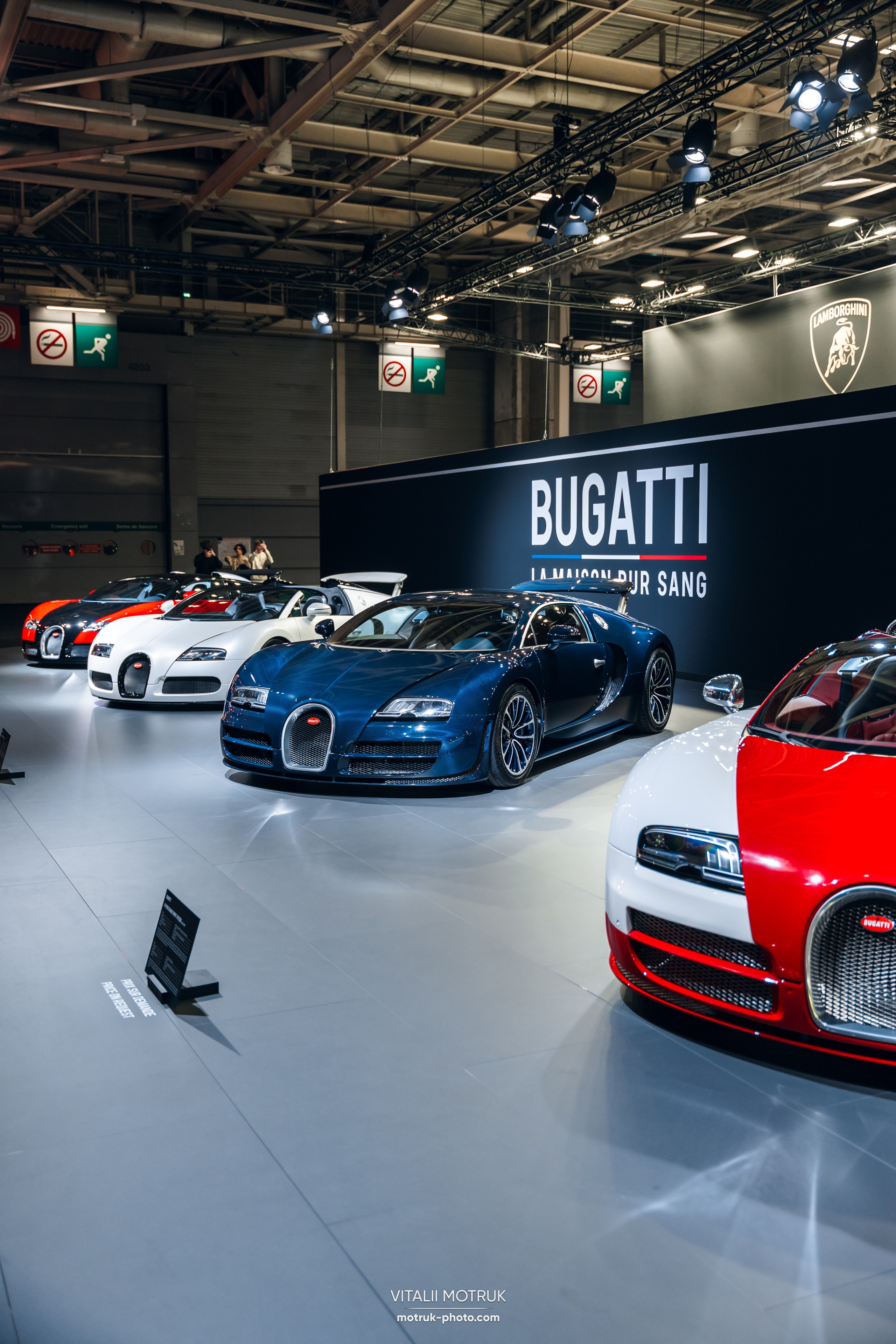 Retromobile 2026. Photographe de voitures à Paris — Vitalii Motruk