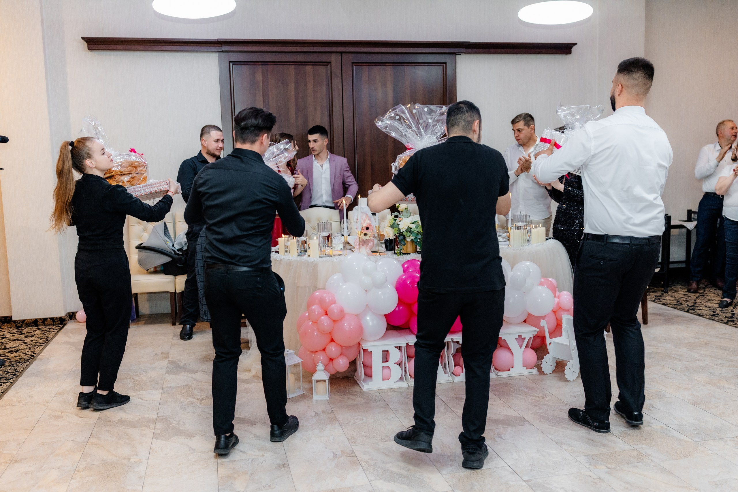 fotograf botez Miruna Parascheva, fotografie botez Botoșani, fotograf Alin Chirilă, amintiri botez, fotografii botez, botez Miruna Parascheva, fotograf copii, fotografie botez în Botoșani-alt="botez Miruna Parascheva, fotografie botez Alin Chirilă, amintiri botez, fotografii emoționante botez Botoșani"-- fotografii-botez-bebelus- amintiri-botez-micuț- moment-sfânt-crestinare- fotografie-emotionanta-botez- detalii-botez-bebelusi- parinti-fericiti-la-botez- fotograf-botez-profesionist- botez-in-biserica-ortodoxa- micuț-botezat-cu-emoție- zâmbete-și-lacrimi-la-botez- bebeluș-la-cristelniță- decor-botez-colorat- botez-cu-dragoste-și-credință- emotie-pura-la-botez- fotograf-botez-botosani- botez-iasi-suceava-fotograf- amintiri-nepretuite-botez