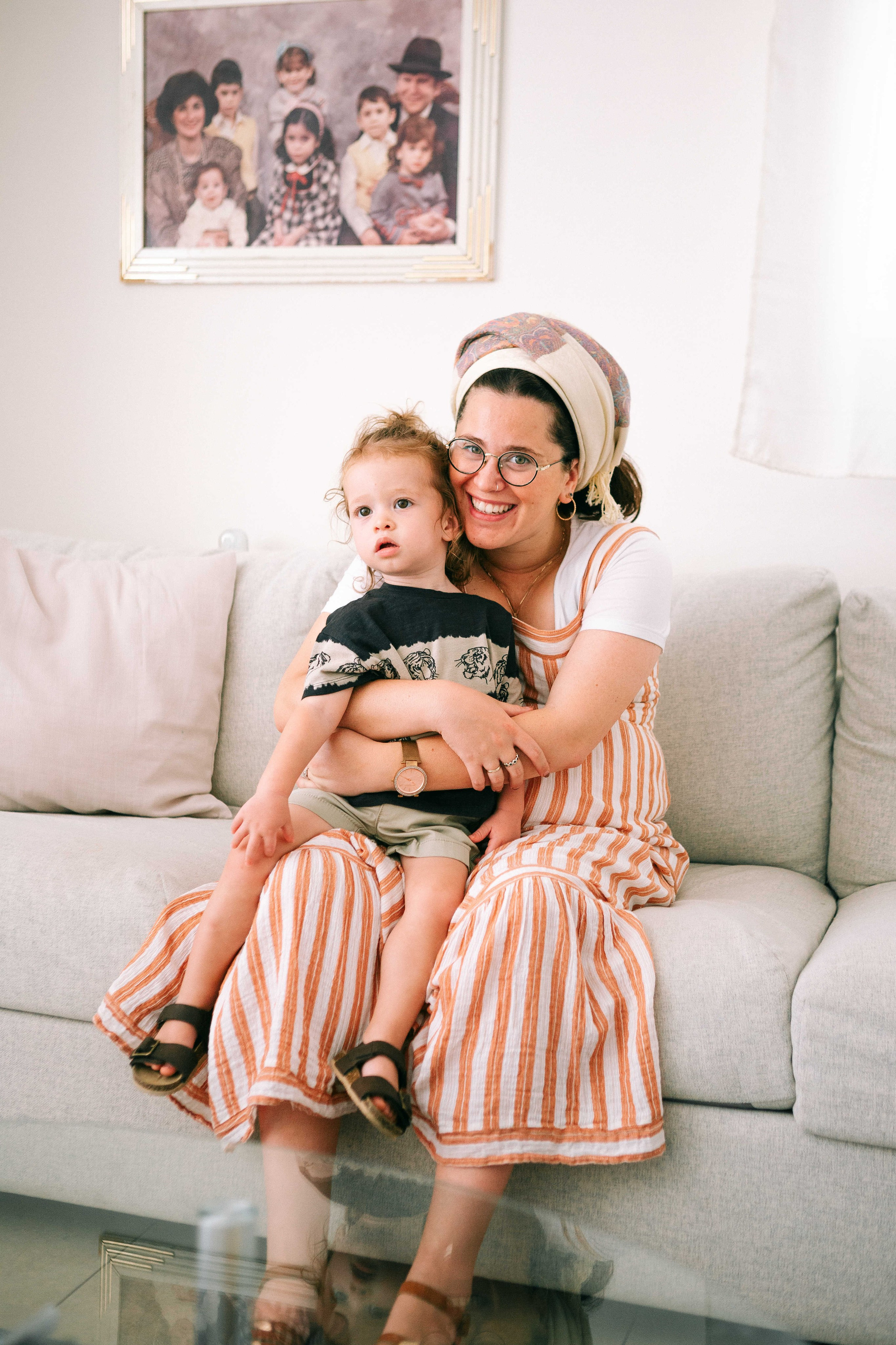 MAALE ADUMIM, HOME PHOTO SESSION + DESERT. Https://shi-photo.com/