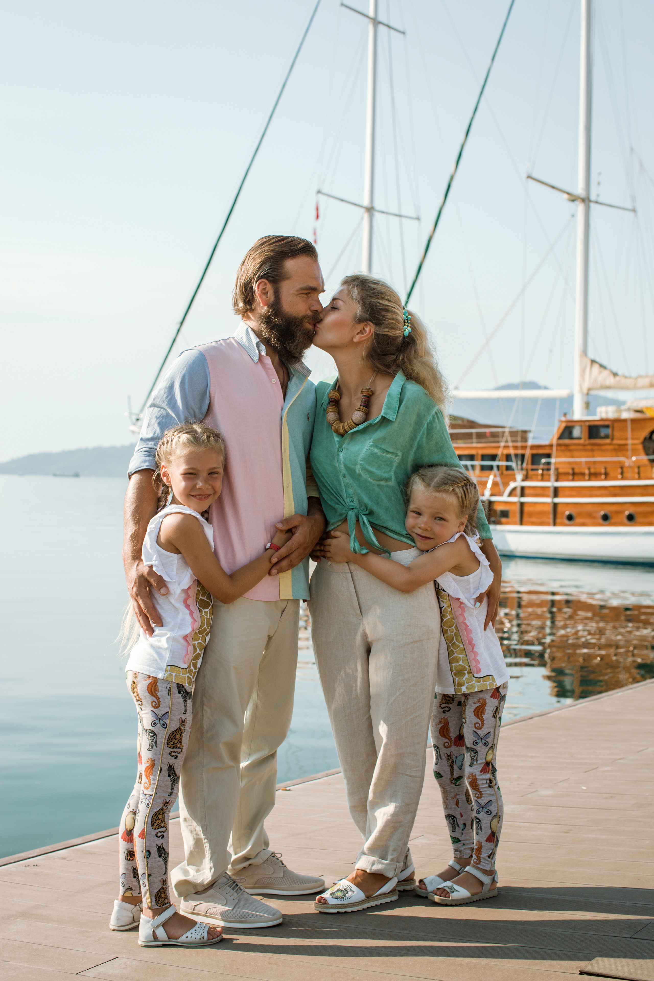Family photo shooting in Marmaris old town. Julia Ganch I Fashion Wedding Photography I Cappadocia Turkey