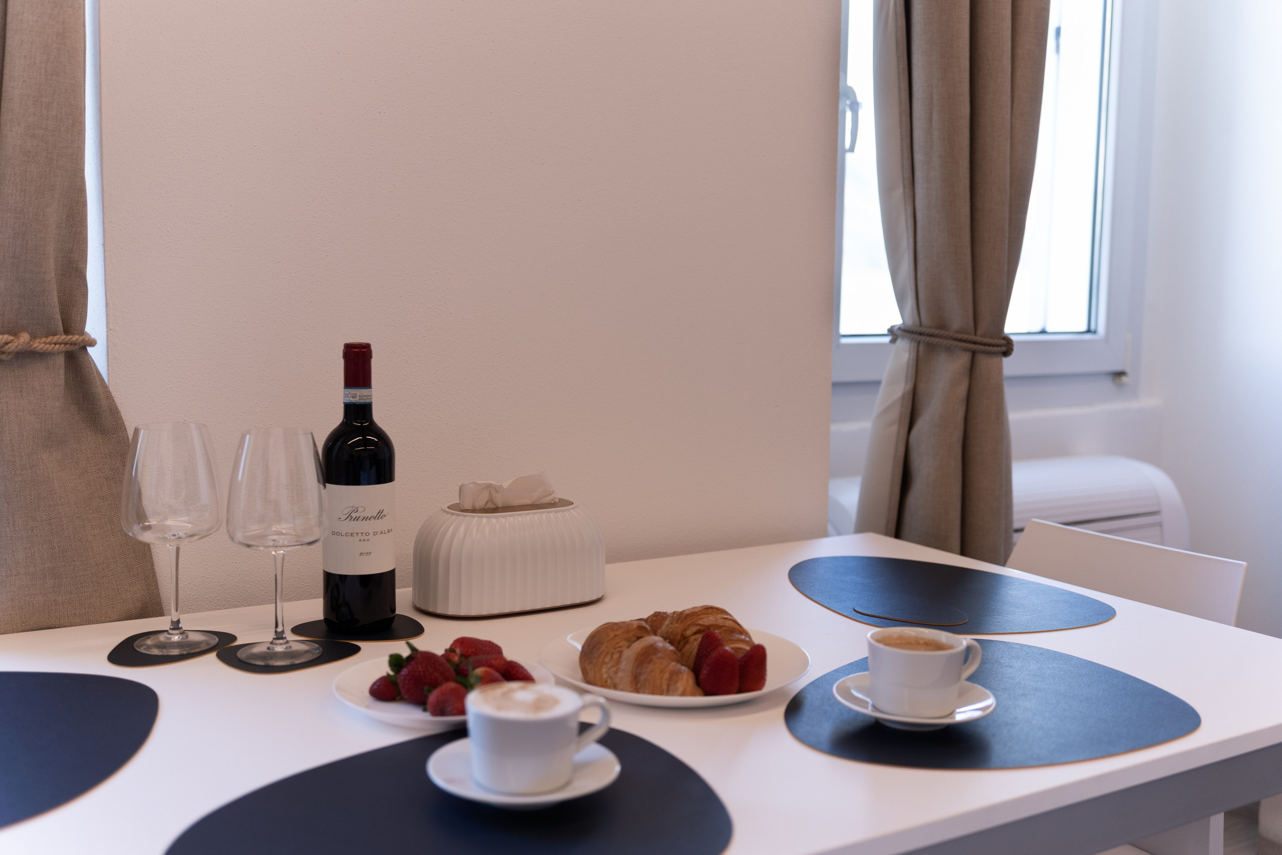 Lake Maggiore apartment. PHOTOGRAPHER IN ITALY