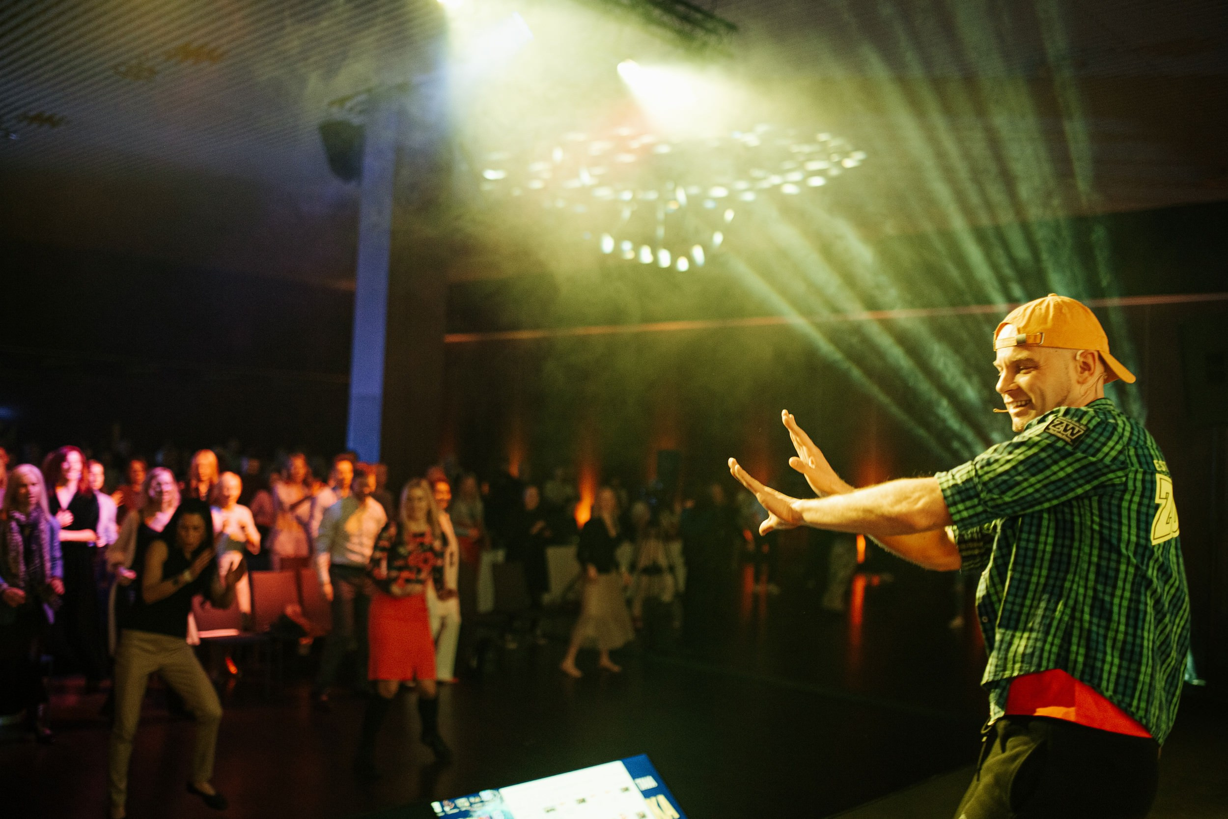 Dzīvesvirsotnes konference. Kāzu un ģimenes fotogrāfs Rīgā