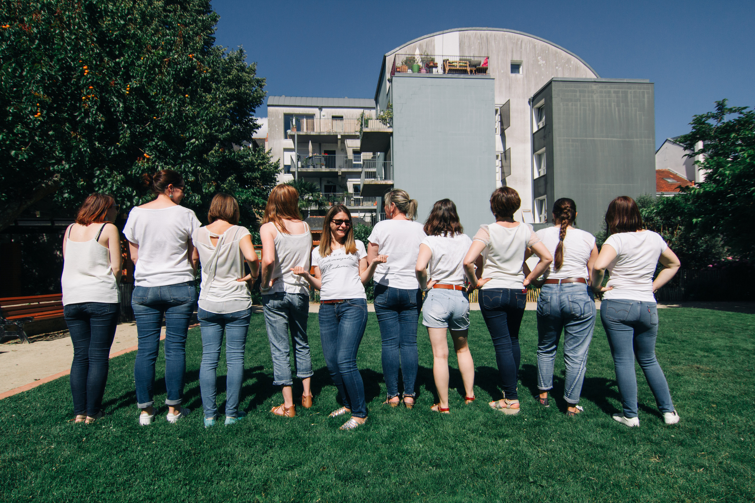 EVJF de Marie. Photographe professionnelle à Poitiers, Tours et Châtellerault | Studio photo entre Poitiers et Tours – portraits, familles, entreprises, ma