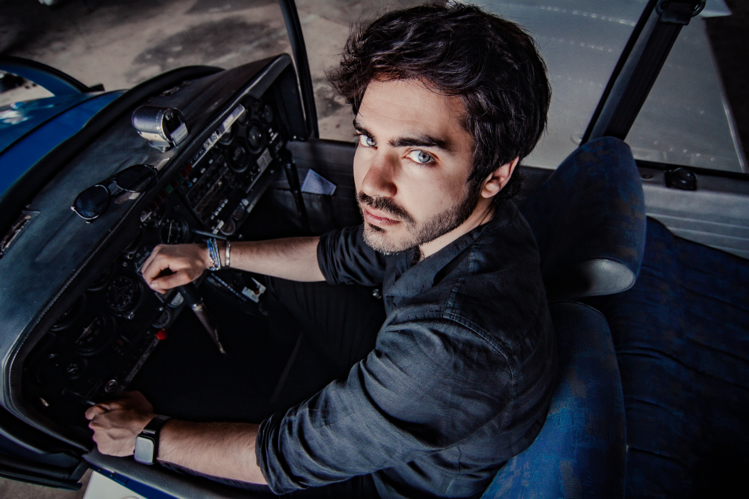 Séance photo à l'aéroport de Poitiers. Photographe professionnelle à Poitiers, Tours et Châtellerault | Studio photo entre Poitiers et Tours – portraits, familles, entreprises, ma