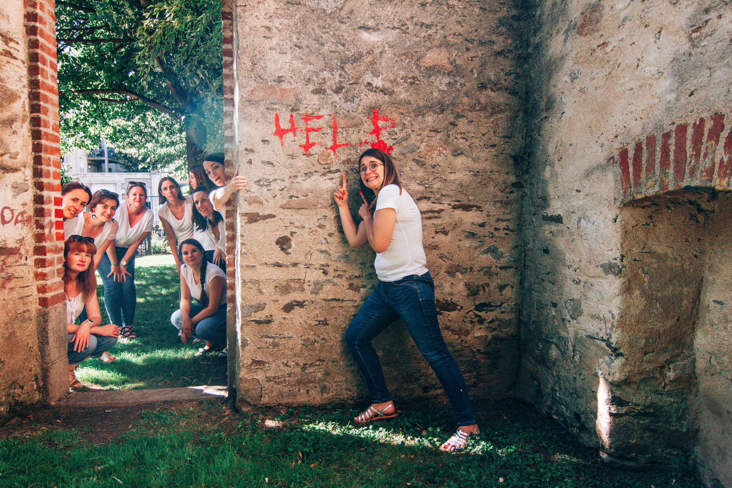 EVJF de Marie. Photographe professionnelle à Poitiers, Tours et Châtellerault | Studio photo entre Poitiers et Tours – portraits, familles, entreprises, ma