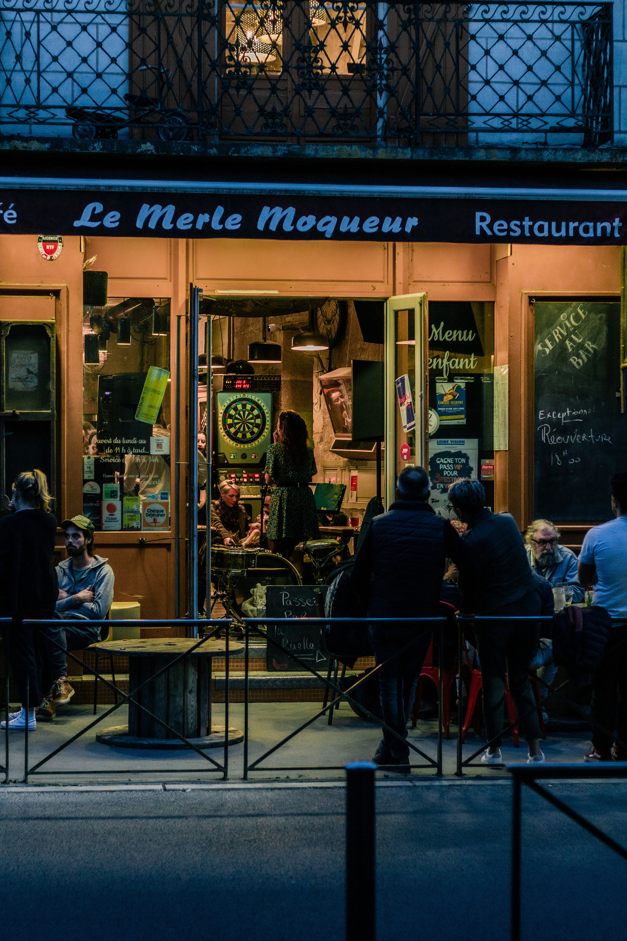 Loïs et les Clark. Concert. Профессиональный фотограф во Франции | Пуатье, Тур, Шательро | Семейная, портретная и корпоративная фотосъёмка