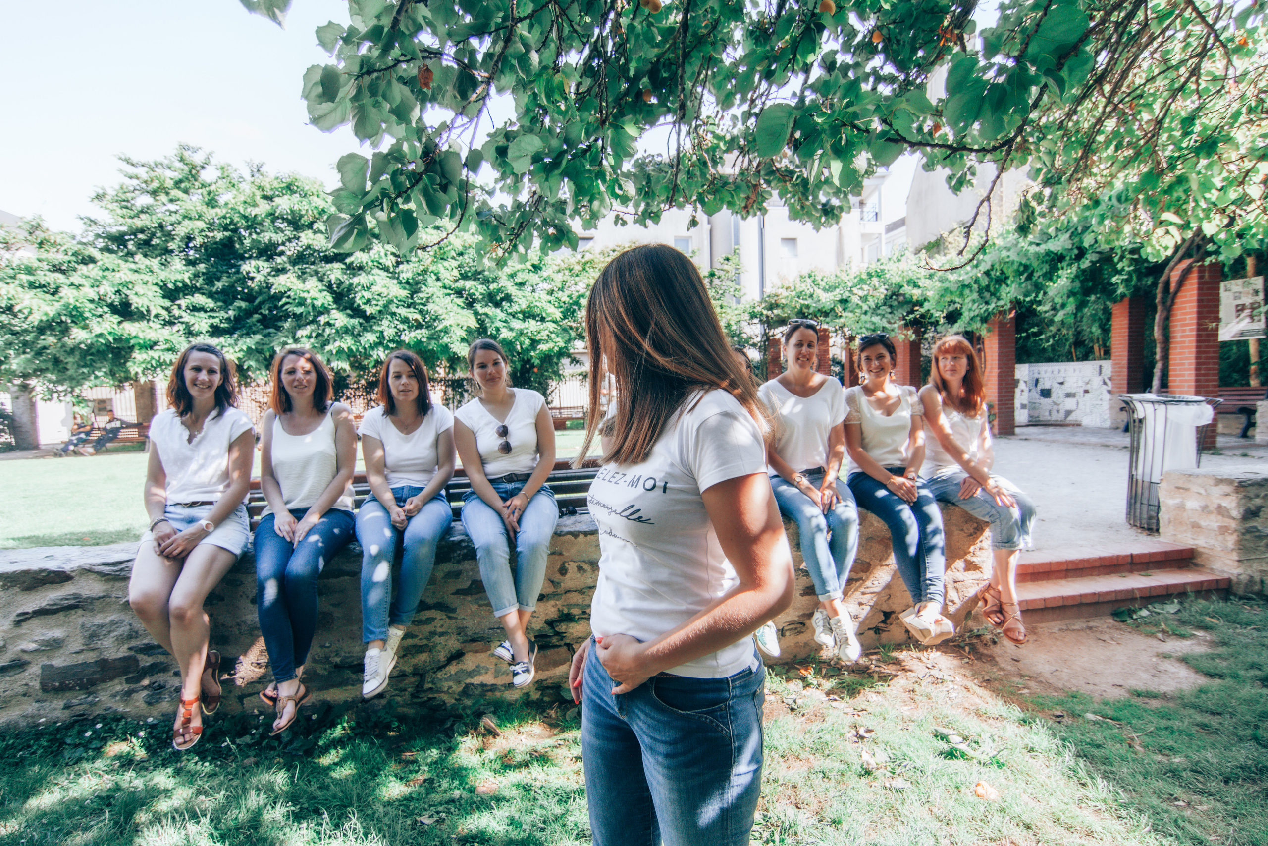 EVJF de Marie. Photographe professionnelle à Poitiers, Tours et Châtellerault | Studio photo entre Poitiers et Tours – portraits, familles, entreprises, ma