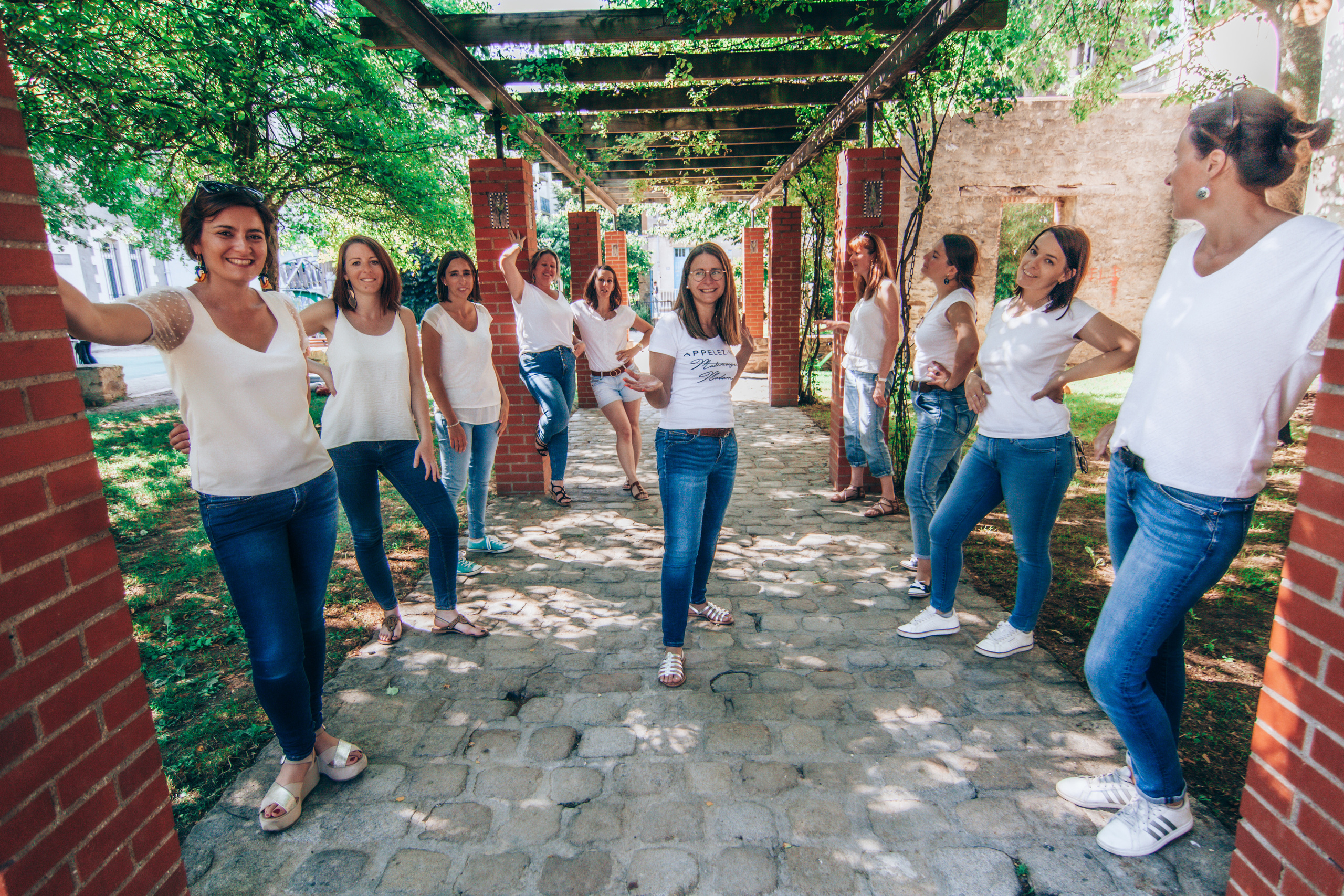 EVJF de Marie. Photographe professionnelle à Poitiers, Tours et Châtellerault | Studio photo entre Poitiers et Tours – portraits, familles, entreprises, ma