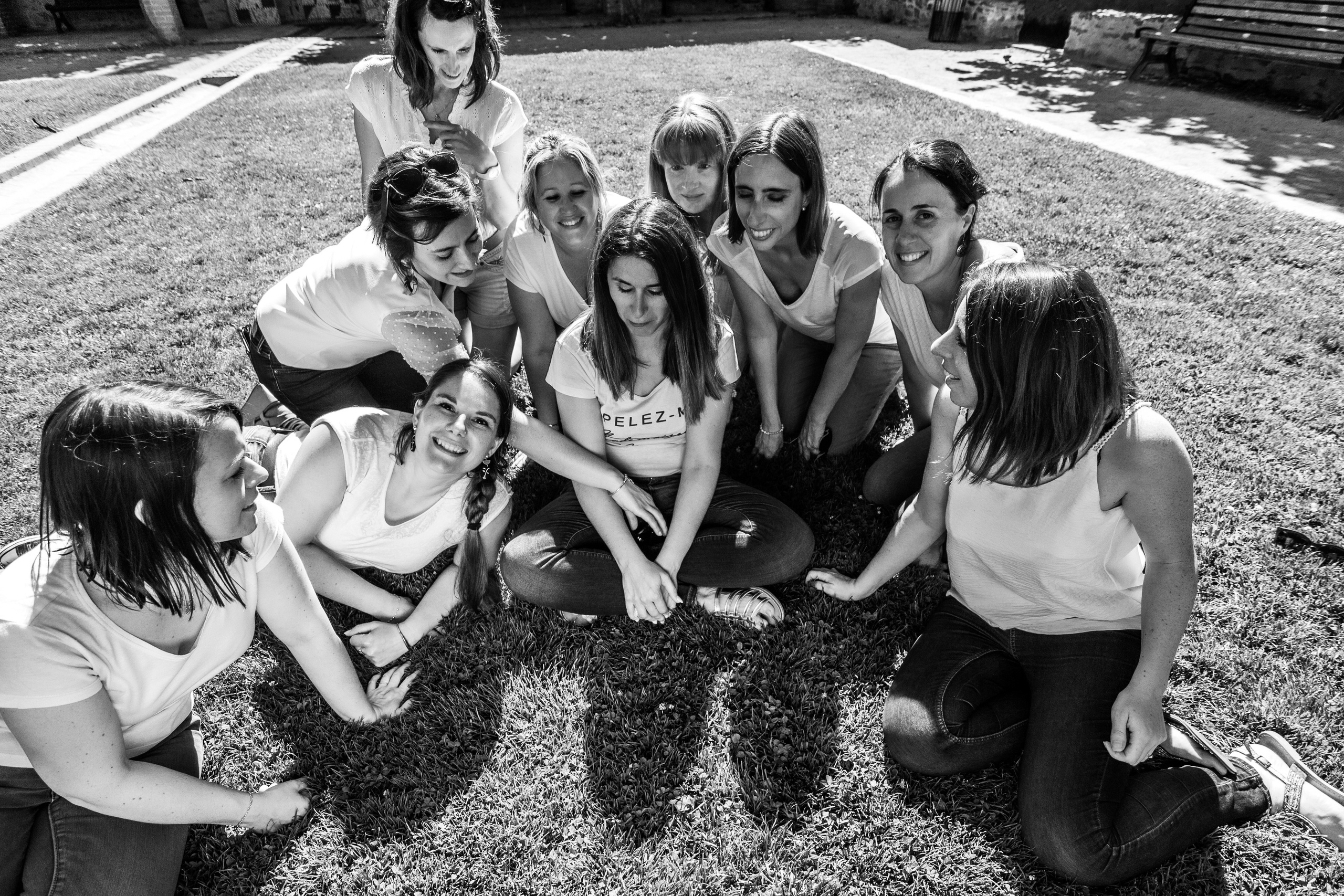 EVJF de Marie. Photographe professionnelle à Poitiers, Tours et Châtellerault | Studio photo entre Poitiers et Tours – portraits, familles, entreprises, ma