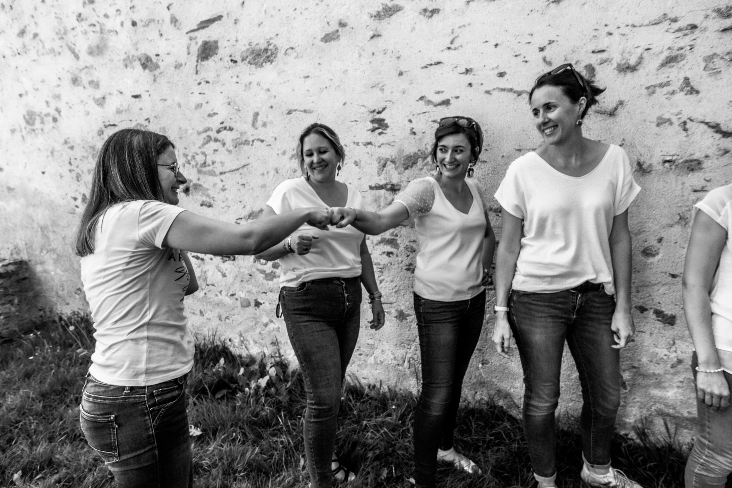 EVJF de Marie. Photographe professionnelle à Poitiers, Tours et Châtellerault | Studio photo entre Poitiers et Tours – portraits, familles, entreprises, ma