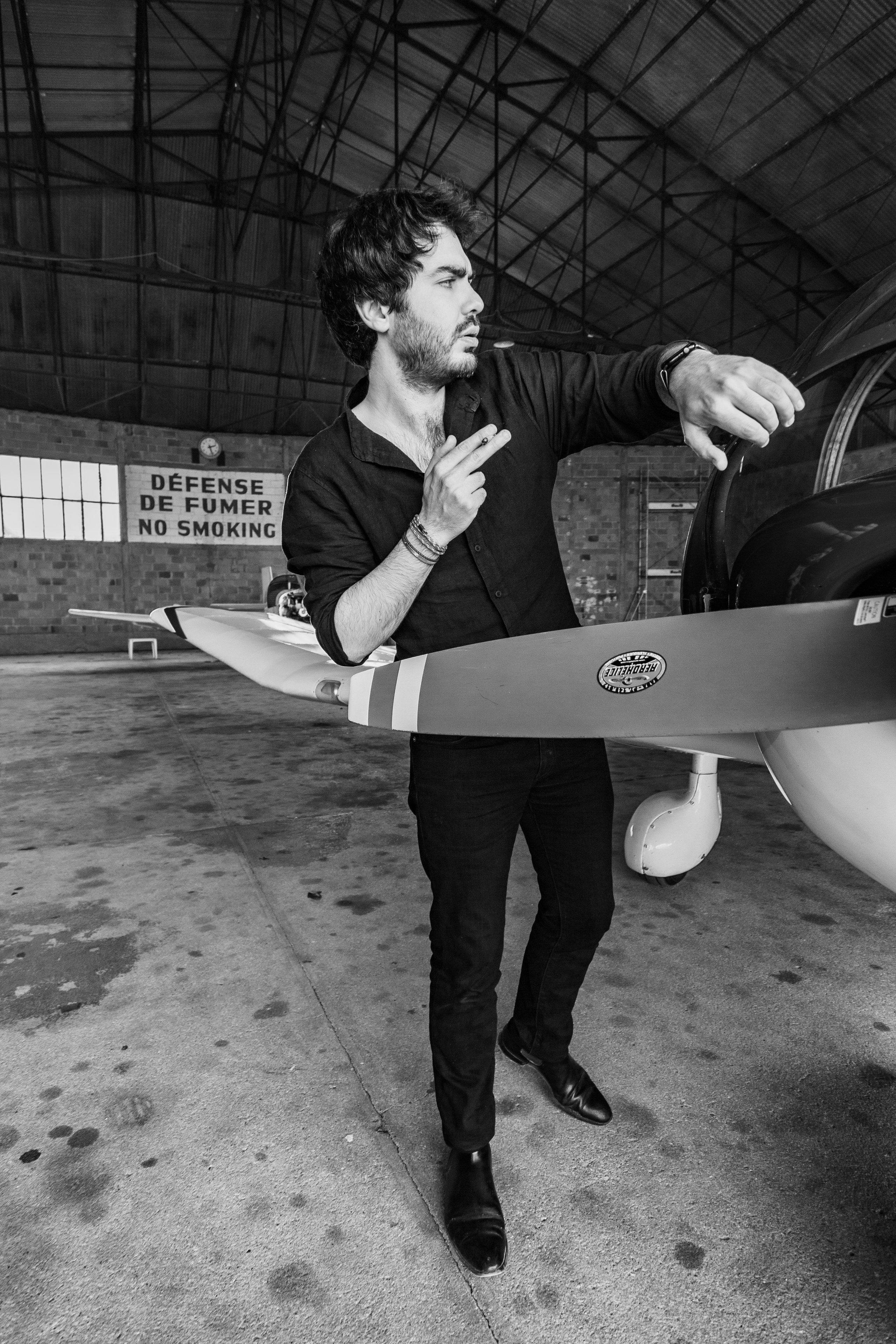 Séance photo à l'aéroport de Poitiers. Photographe professionnelle à Poitiers, Tours et Châtellerault | Studio photo entre Poitiers et Tours – portraits, familles, entreprises, ma