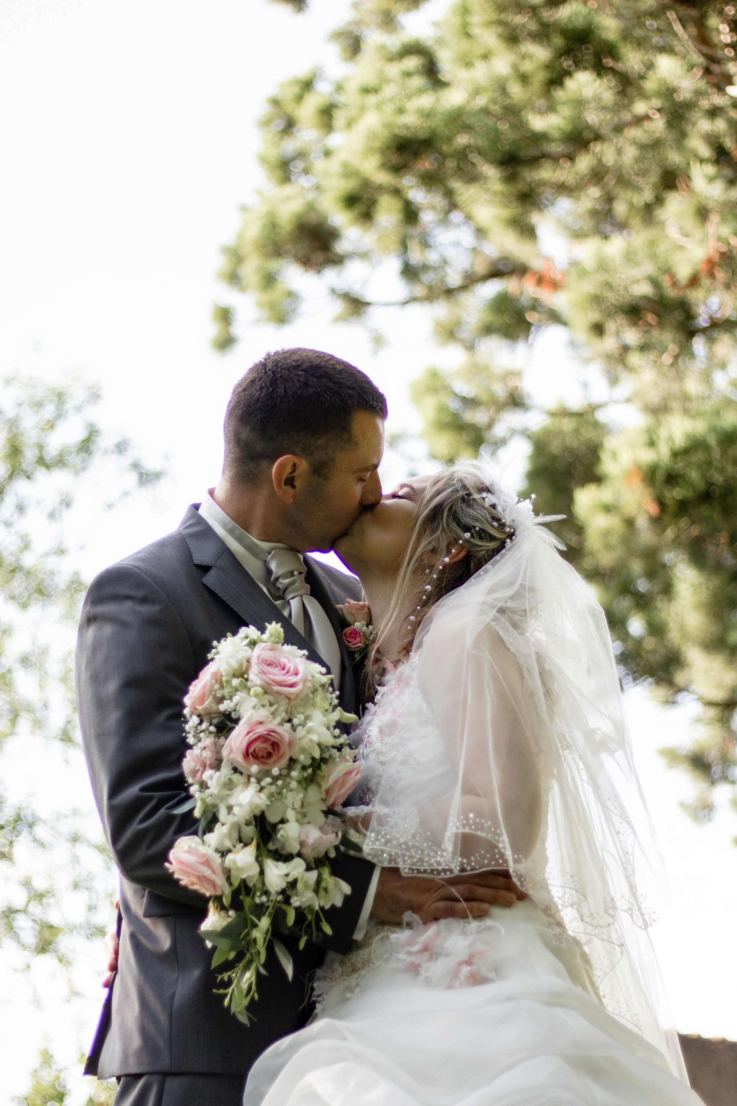 Mallaurie et Nicolas jour de mariage. Photographe professionnelle à Poitiers, Tours et Châtellerault | Studio photo entre Poitiers et Tours – portraits, familles, entreprises, ma