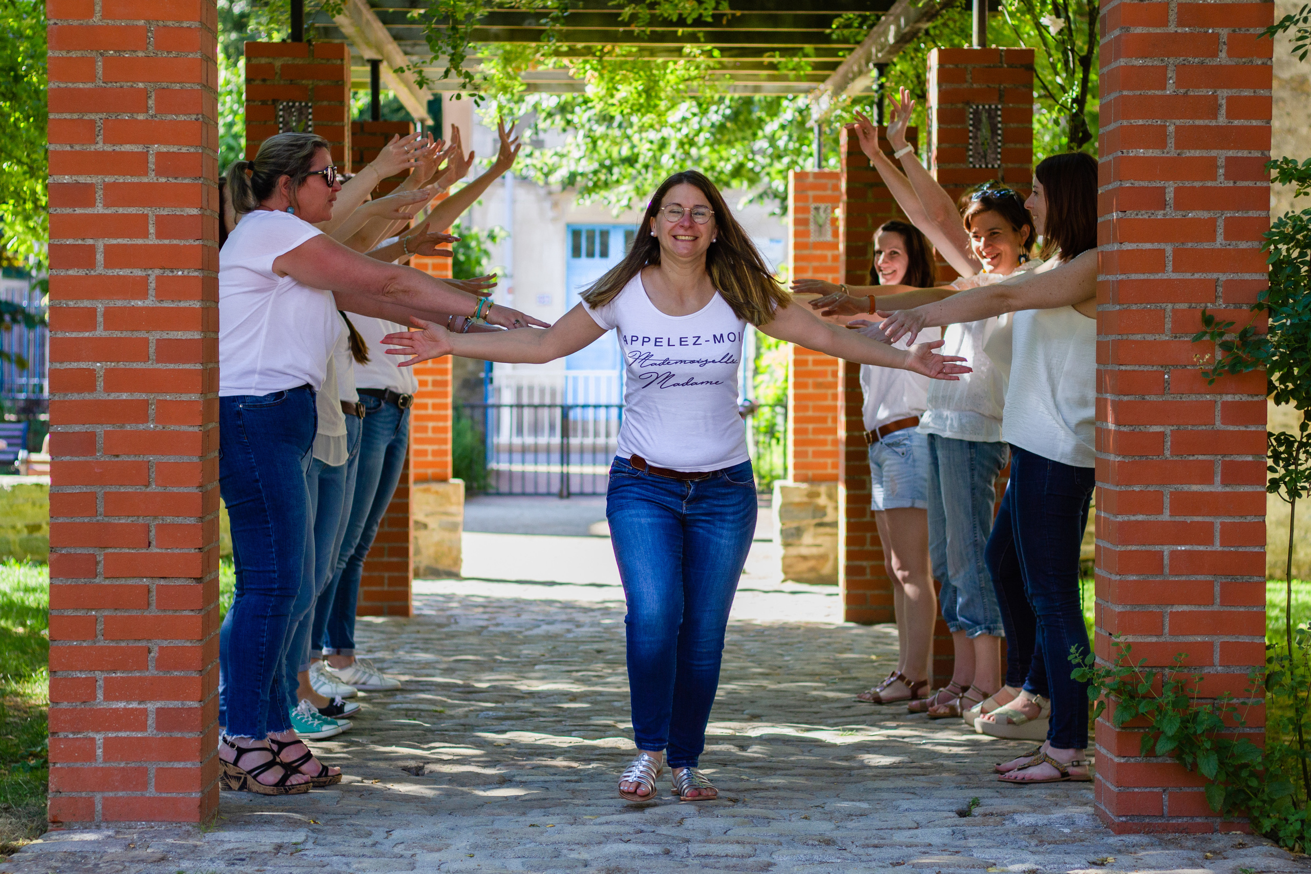 EVJF de Marie. Photographe professionnelle à Poitiers, Tours et Châtellerault | Studio photo entre Poitiers et Tours – portraits, familles, entreprises, ma