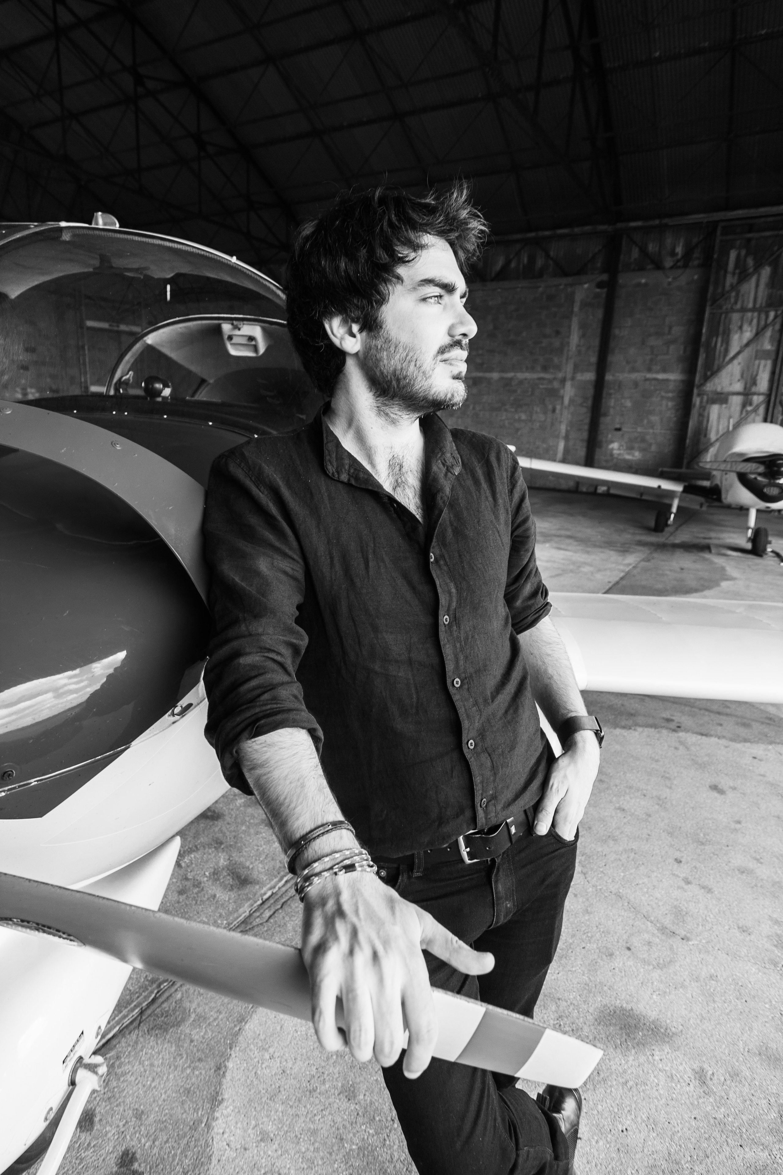 Séance photo à l'aéroport de Poitiers. Photographe professionnelle à Poitiers, Tours et Châtellerault | Studio photo entre Poitiers et Tours – portraits, familles, entreprises, ma