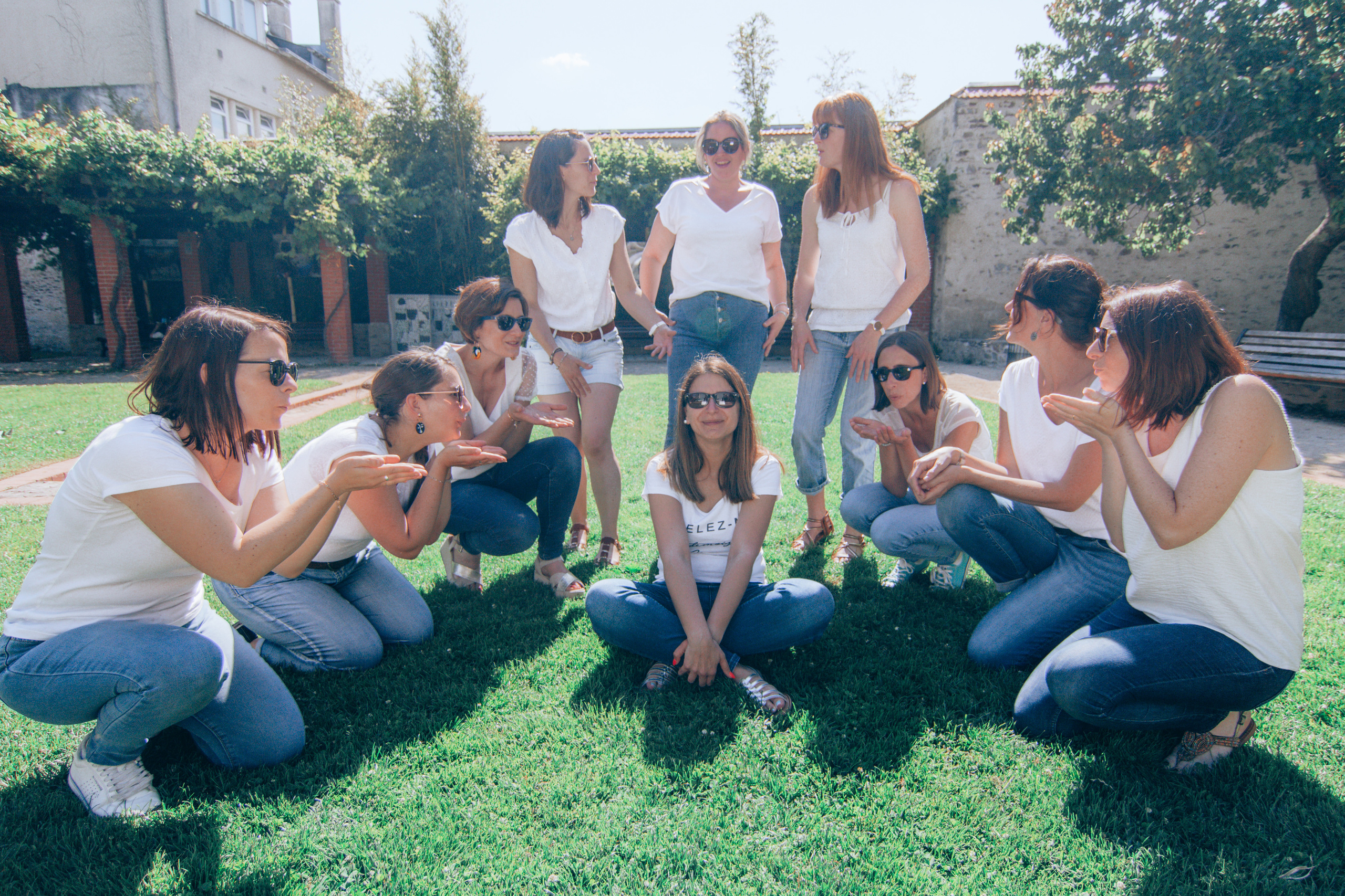 EVJF de Marie. Photographe professionnelle à Poitiers, Tours et Châtellerault | Studio photo entre Poitiers et Tours – portraits, familles, entreprises, ma