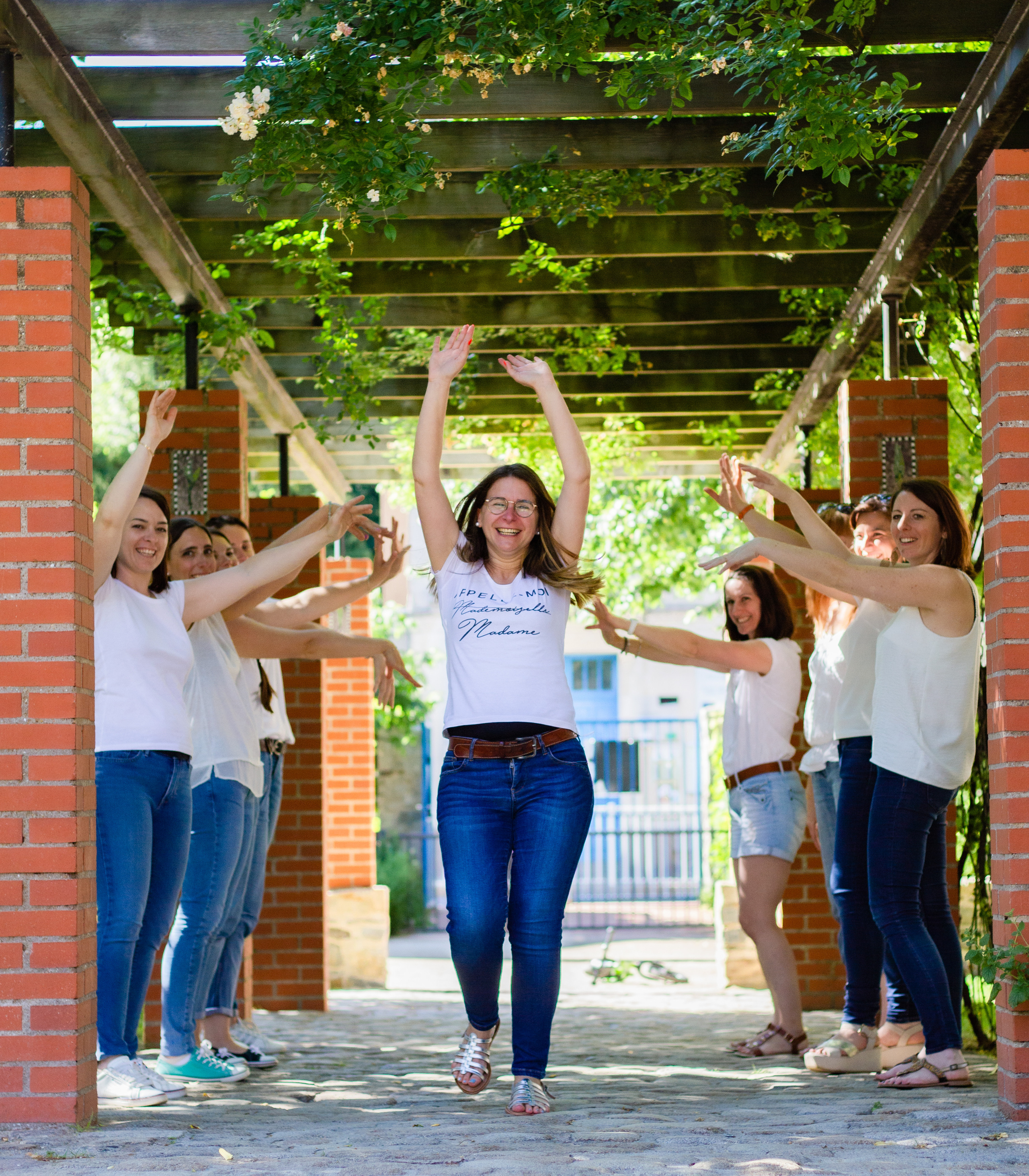EVJF de Marie. Photographe professionnelle à Poitiers, Tours et Châtellerault | Studio photo entre Poitiers et Tours – portraits, familles, entreprises, ma