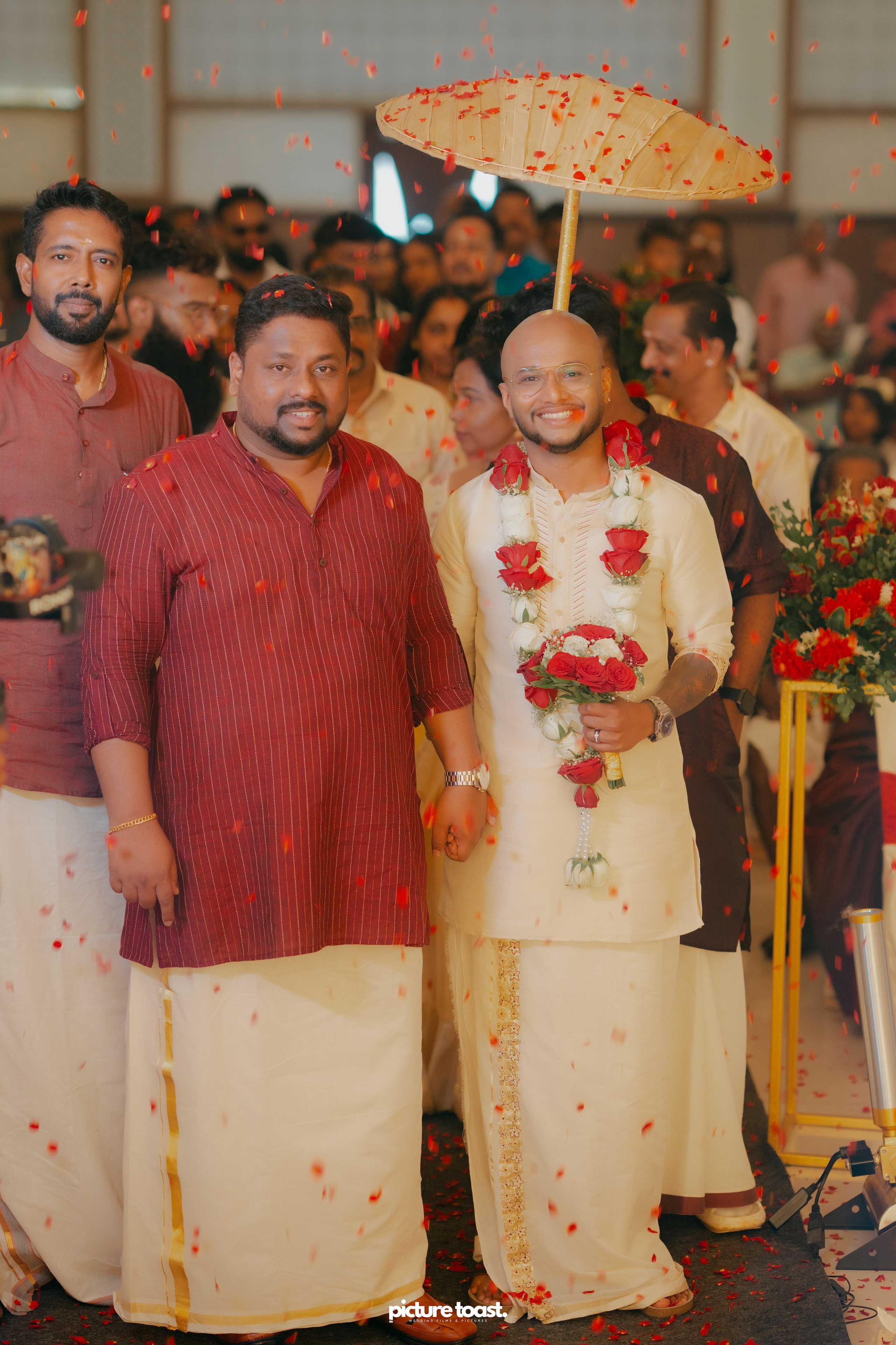 Traditional Kerala Hindu Wedding Ft. Anusree & Vishnu. Fine art Wedding Photographers in India & Canada