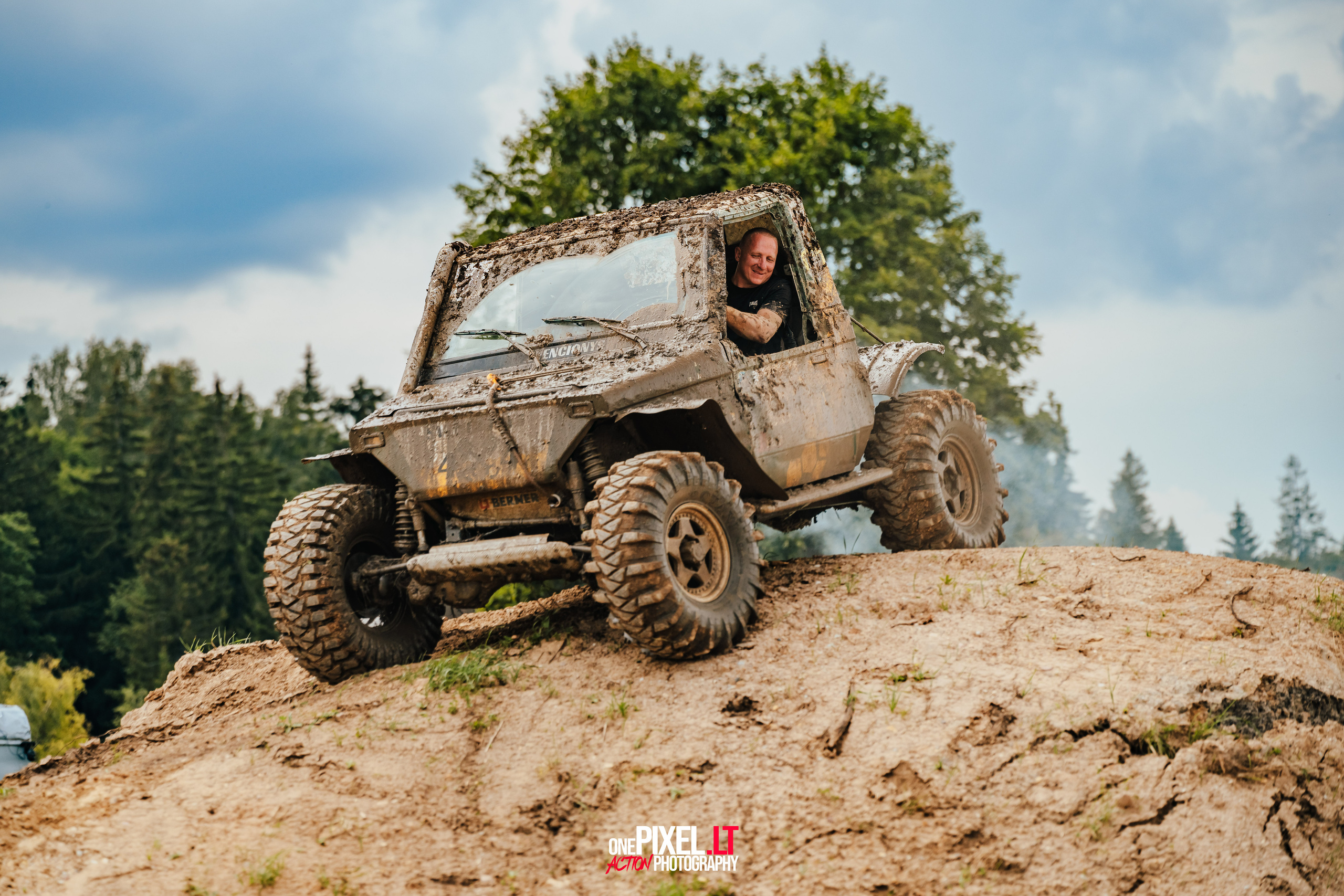 GRatas Dirt Race 2023. OnePIXEL