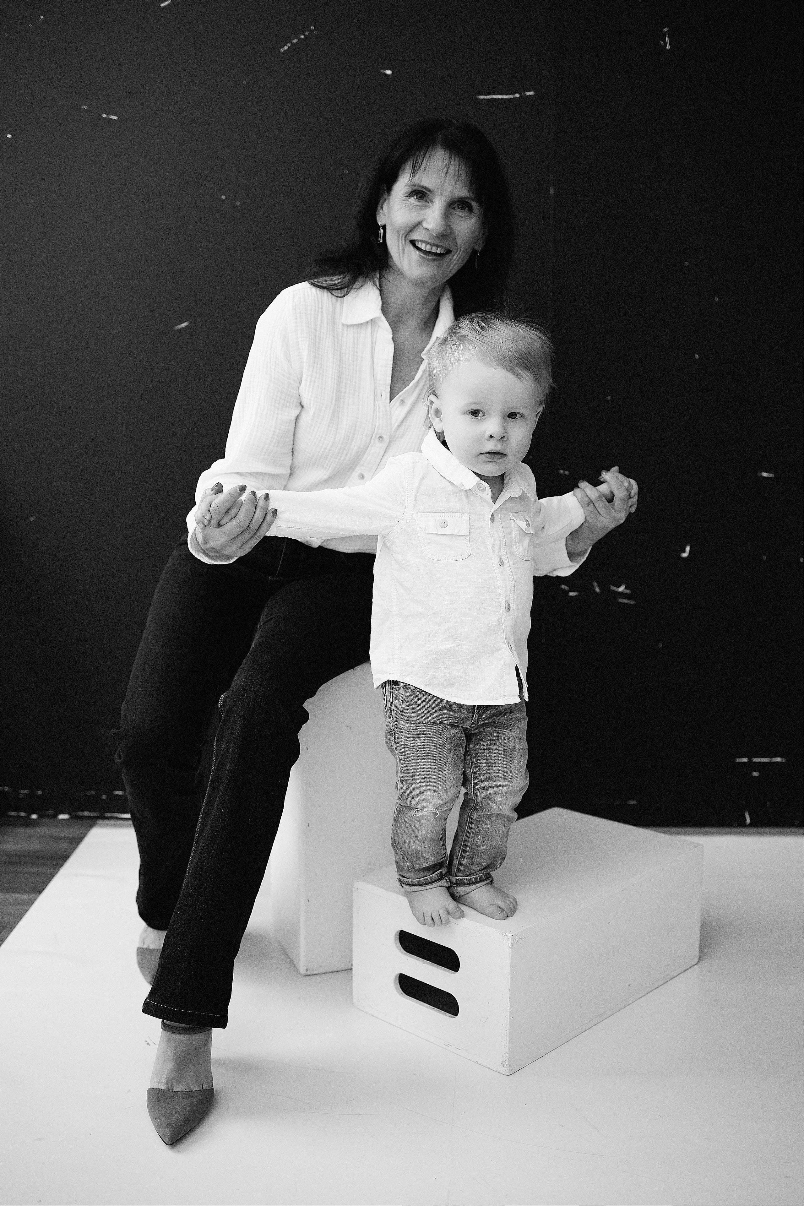 K. Rawnoir- Portrait photography by Daria Paliy.Timeless black&white portraits of women in NYC area