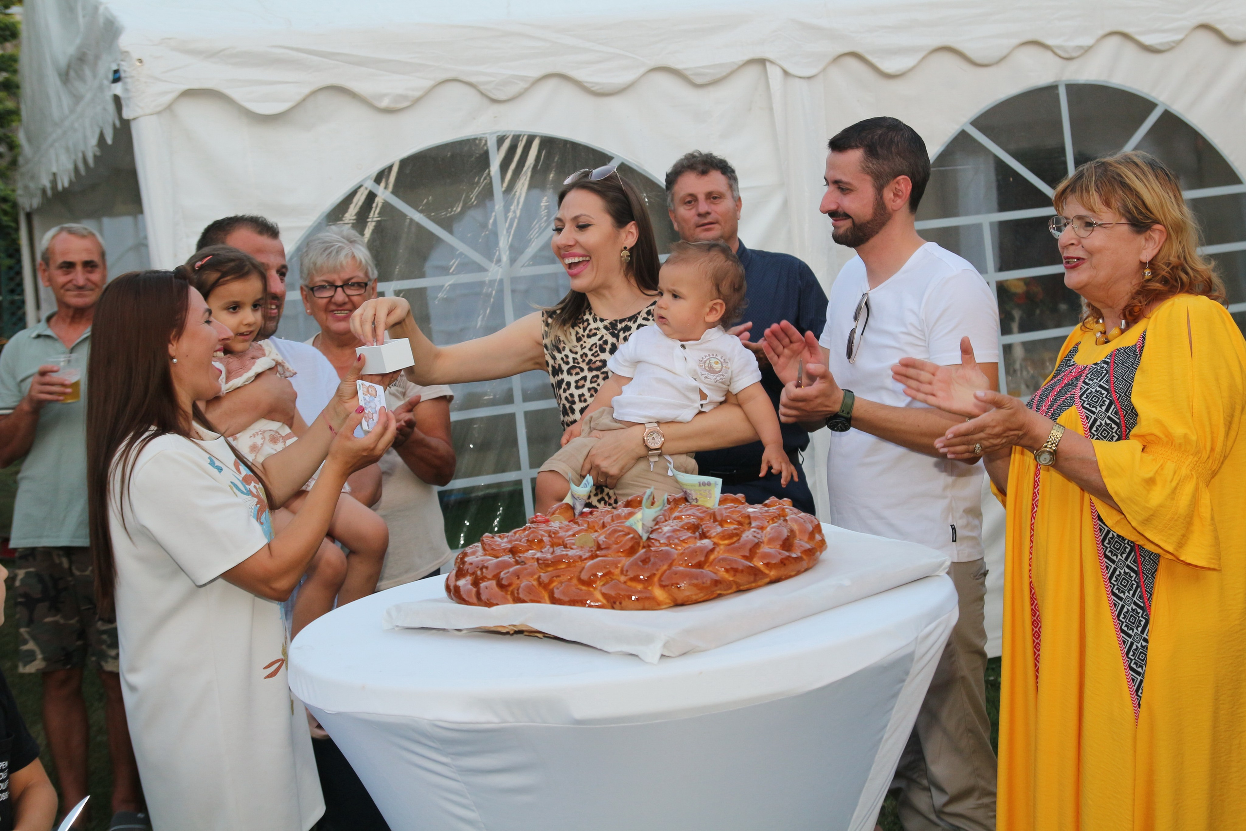 BYZO MEDIA. PETRU BYZO - family and children photographer in ROMANIA