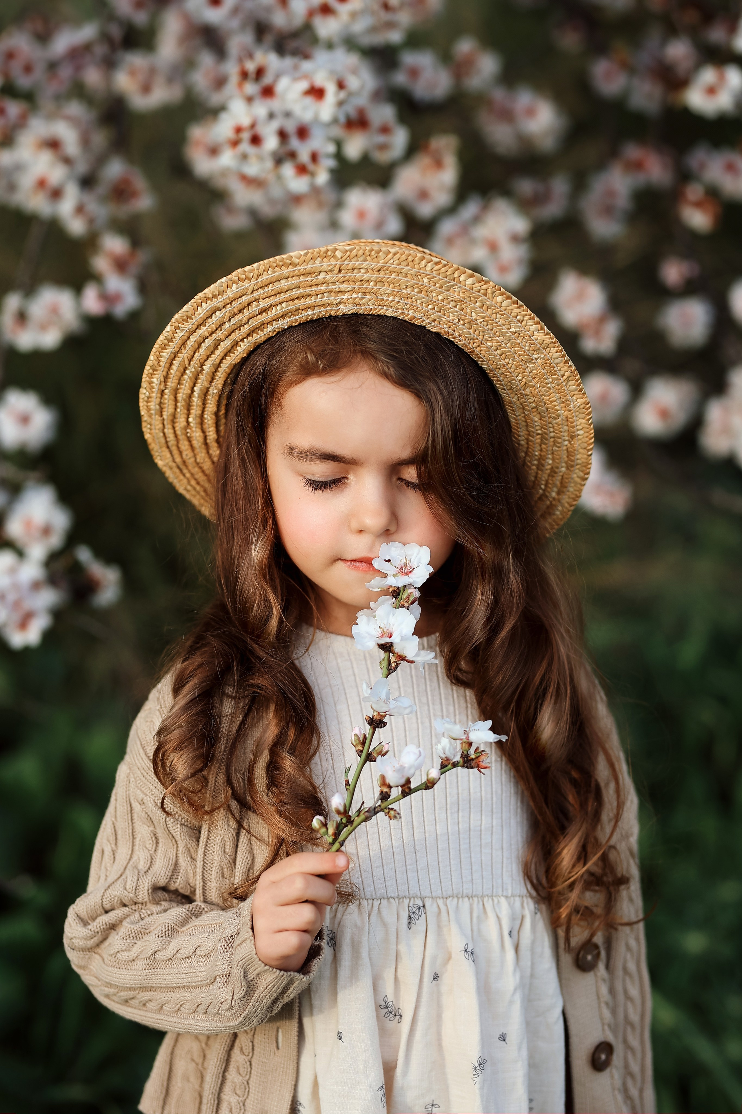 Фотосессия в цветущем миндале. Фотограф в Турции, Анталии, Кемере, Белеке, Сиде, Каше, Калкане, Фетхие