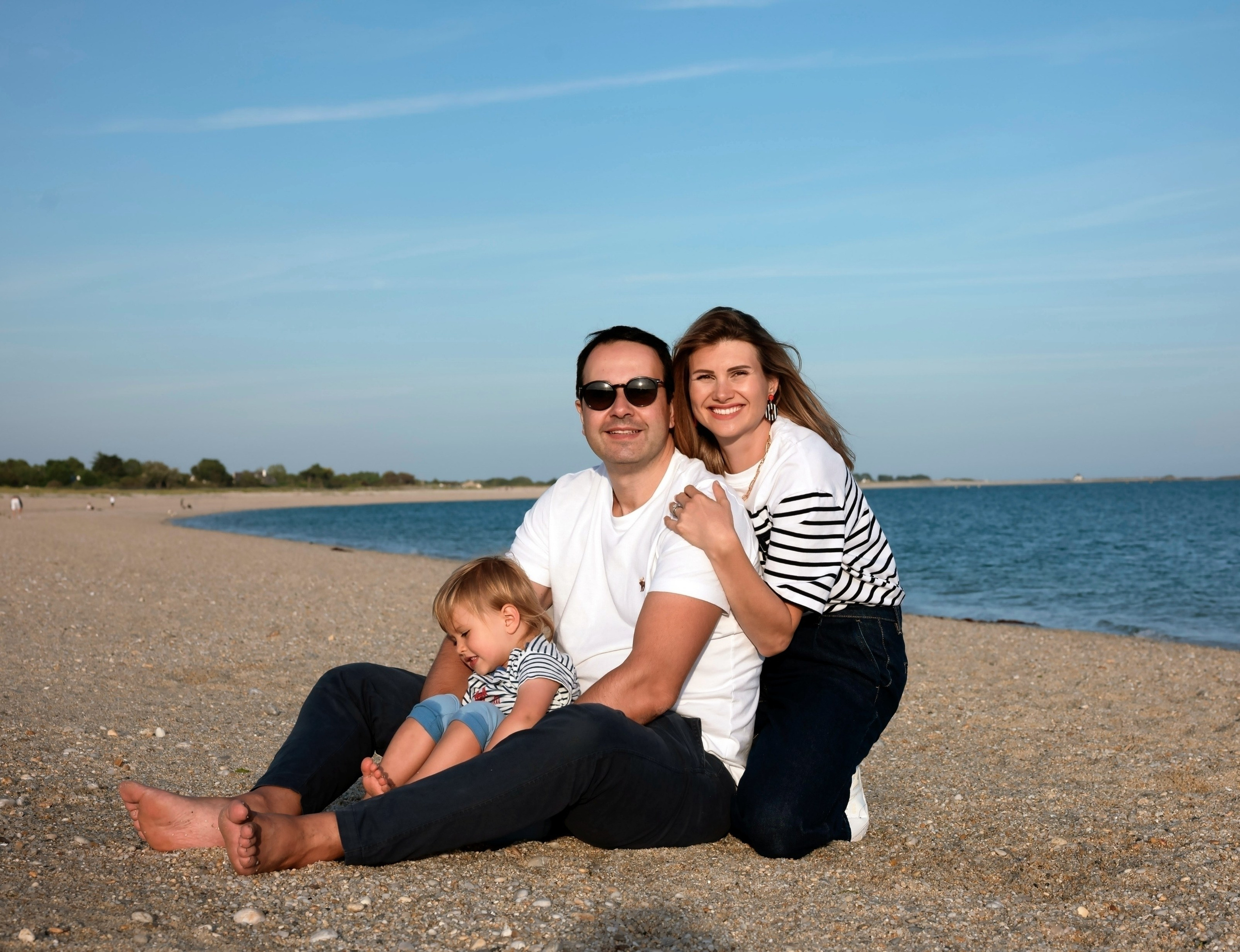 Family photoshoot in Paris. Alina Tagzieva- a photograper in Paris