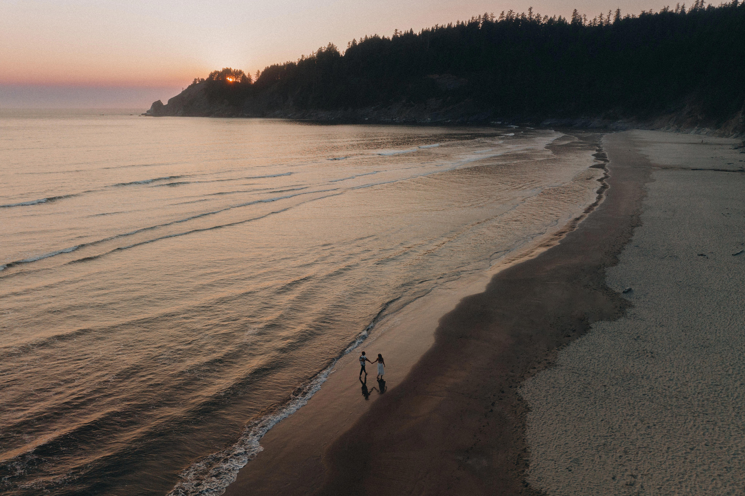 Engagement Photography at Cannon Beach | Jessie & Isaac's Session by Georgy Shishkin | Capturing Moments in Portland, Seattle, Bend & Oregon. Capturing Love in the Heart of the Pacific Northwes