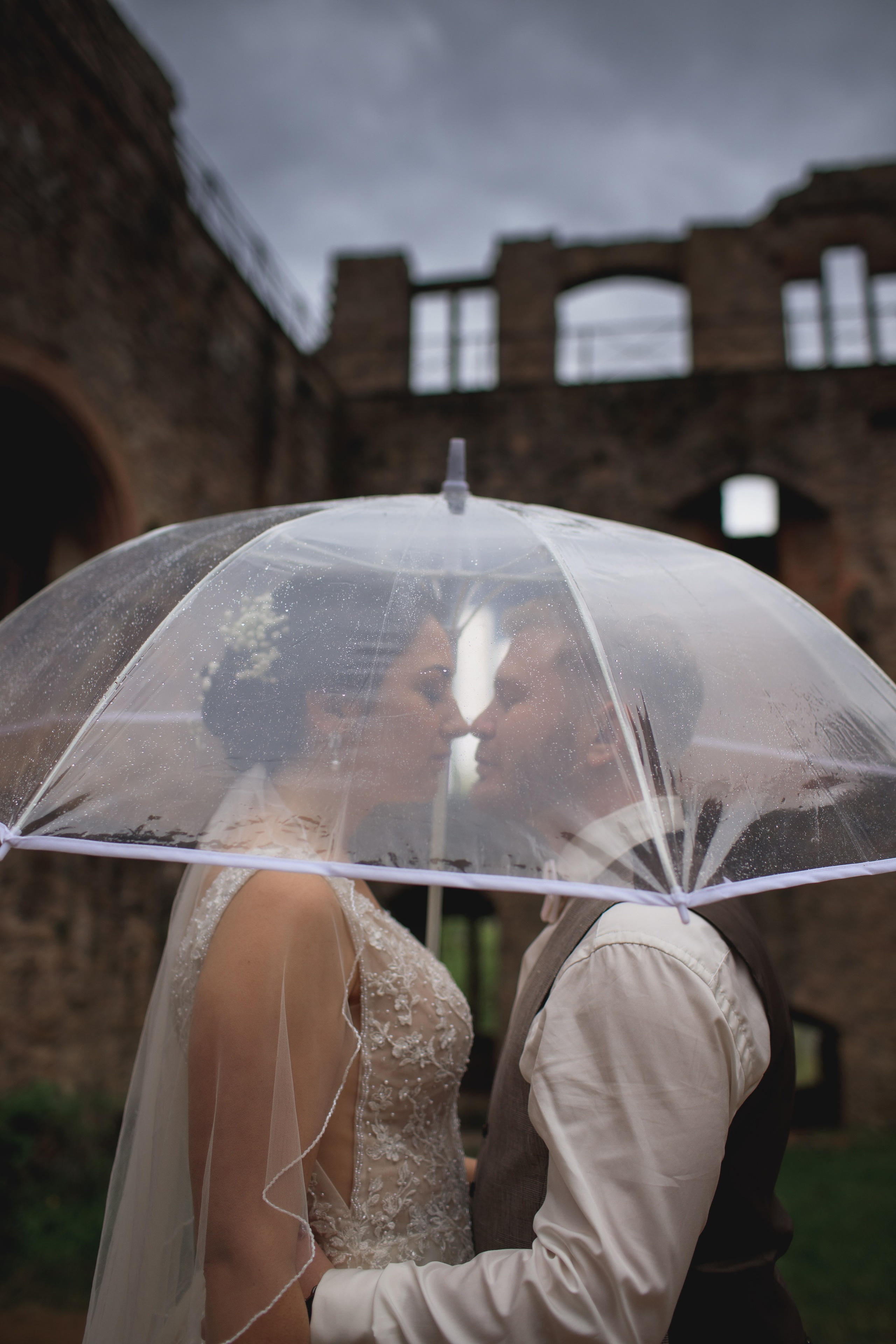Alt- Brautpaar während der Trauung – professionelle Hochzeitsfotografie in Deutschland