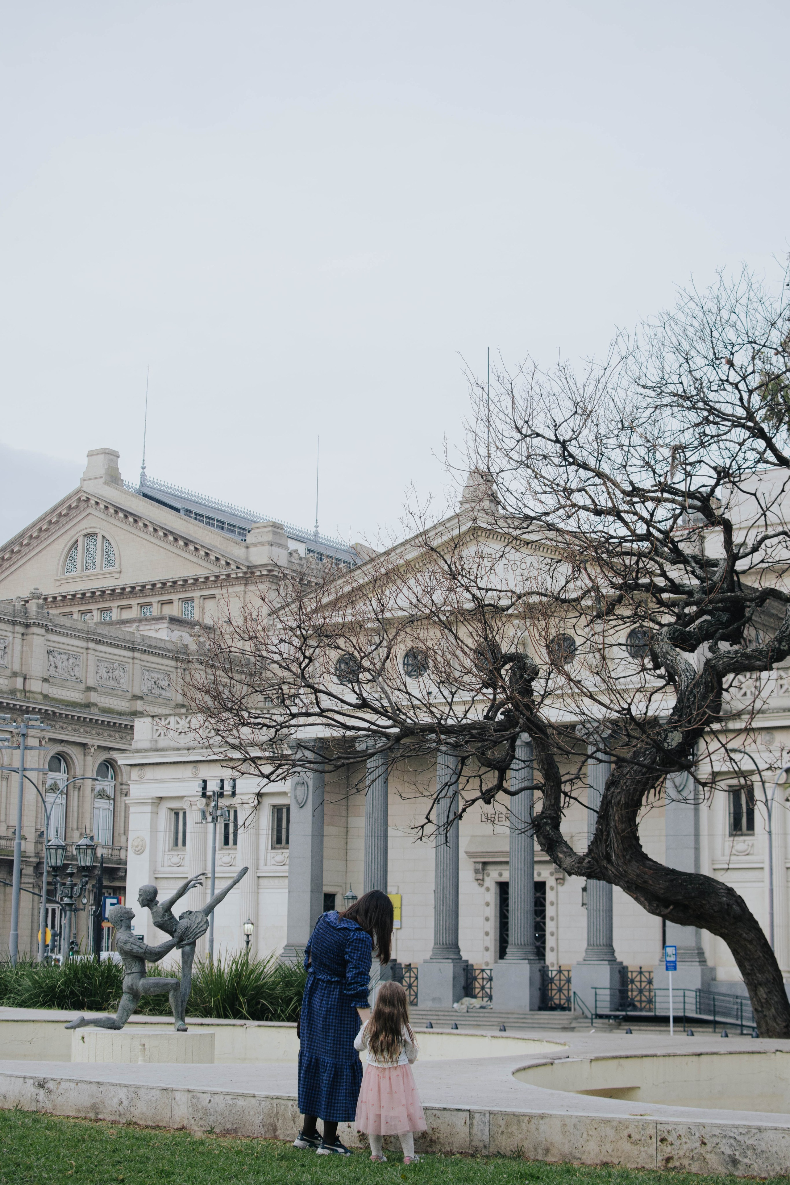 Photographer’s fam. Photographer @elmirkami in the city of Buenos Aires