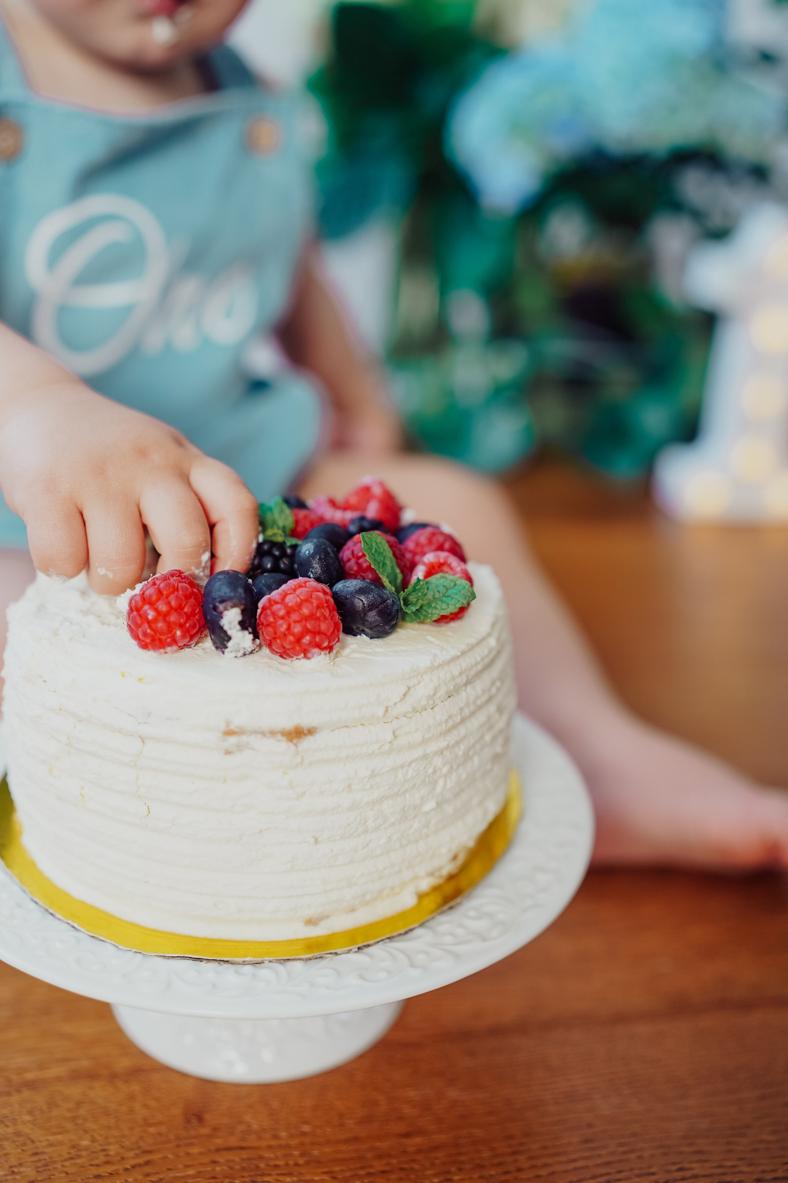 Cake Smash. Maternity, family and newborn photography in San Francisco Bay Area