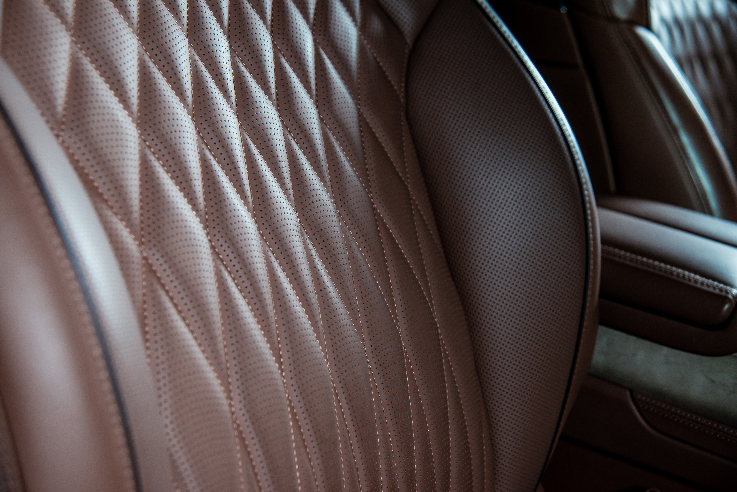 Автомобильная фотосъемка Genesis G90. ФОТОГРАФ МЕКСИКА КИНТАНА-РОО