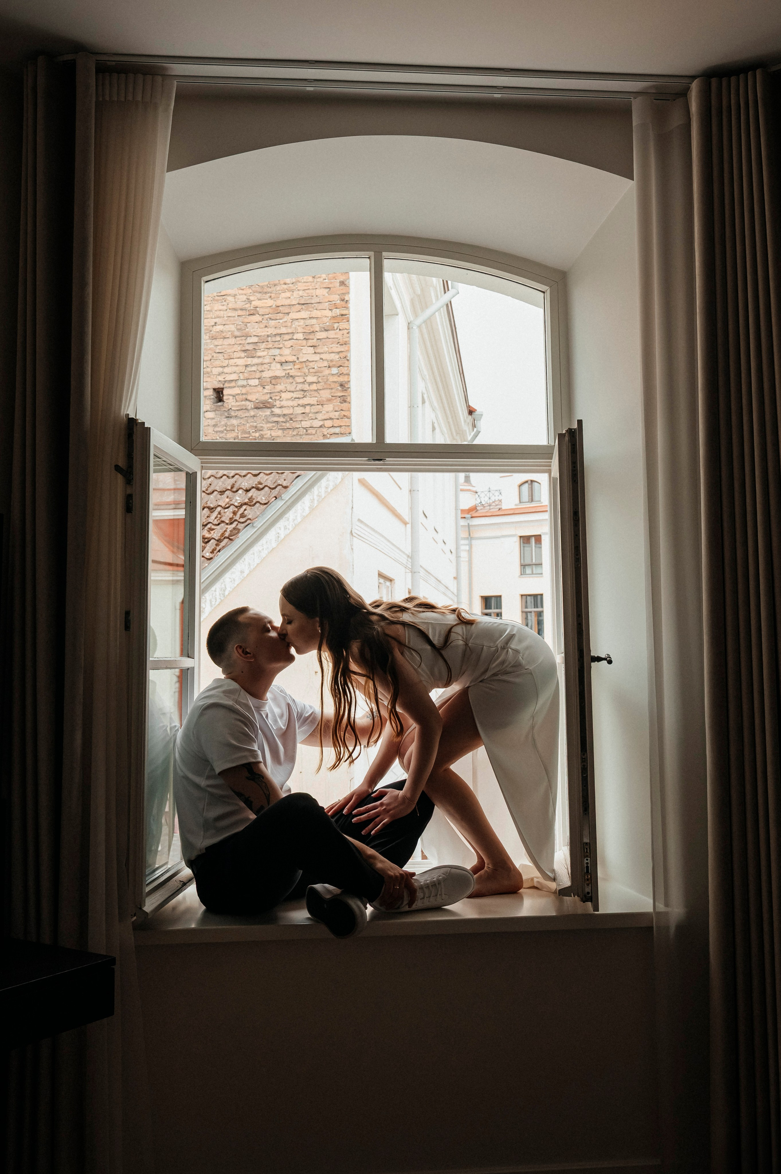 At the Old Hotel. Photographer Tallinn — Wedding | Family | Love Story