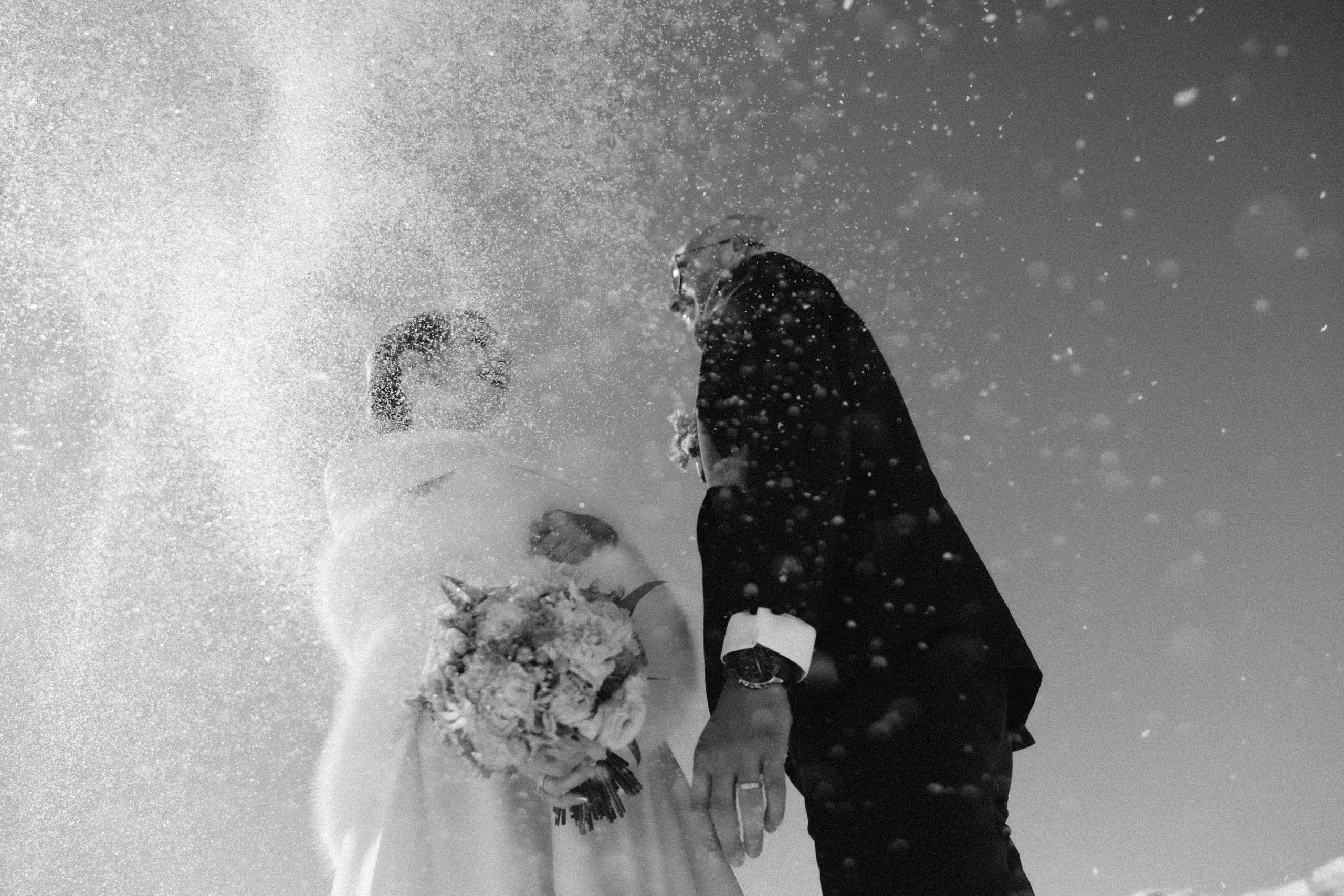 Love in winter mountains. Wedding photographer in Tbilisi Ioseb Mamniashvili