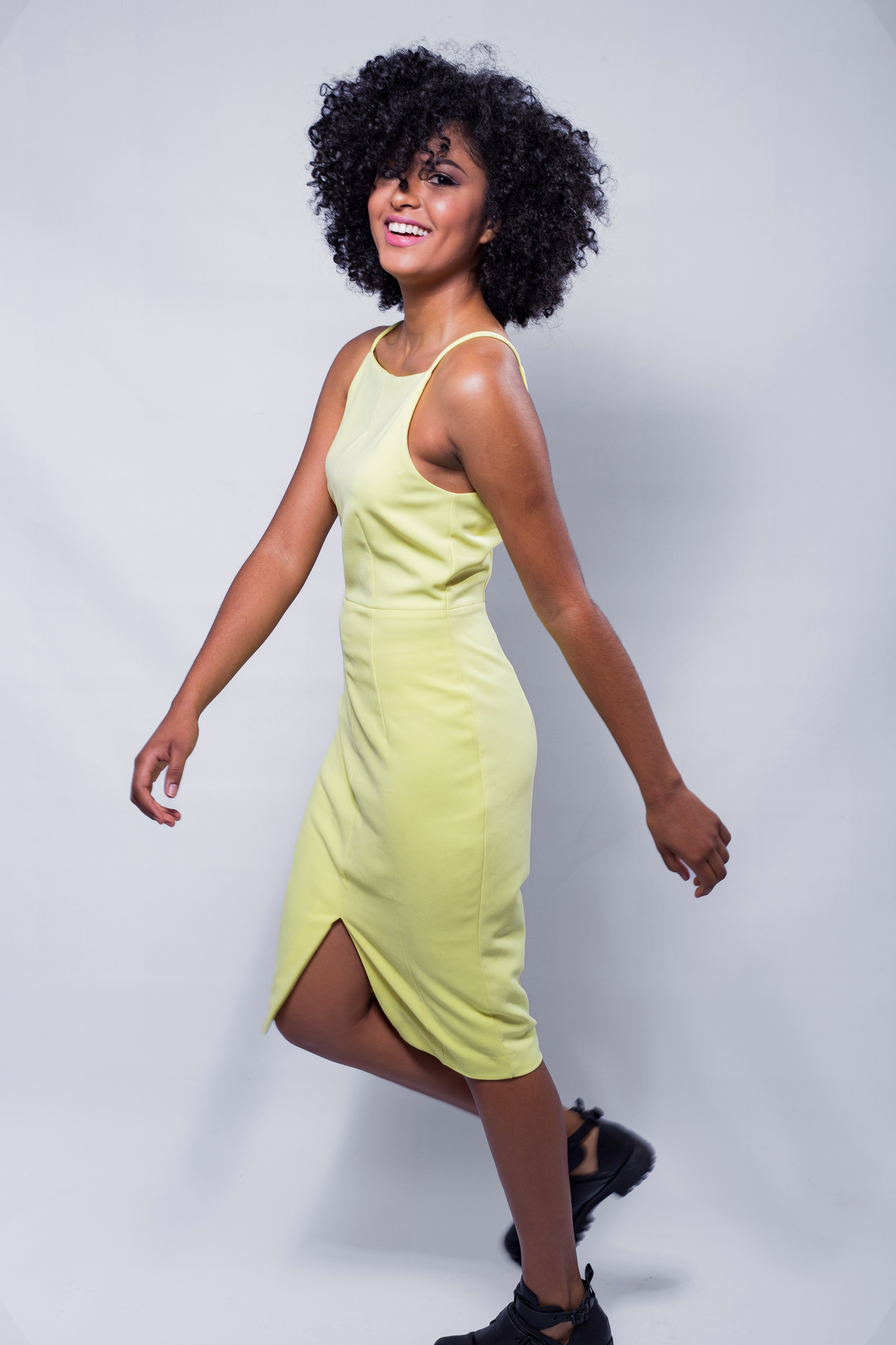 Tu primer book de modelo: cómo hacer una sesión profesional | Rainbox Estudio. Rainbox Estudio de Fotografía