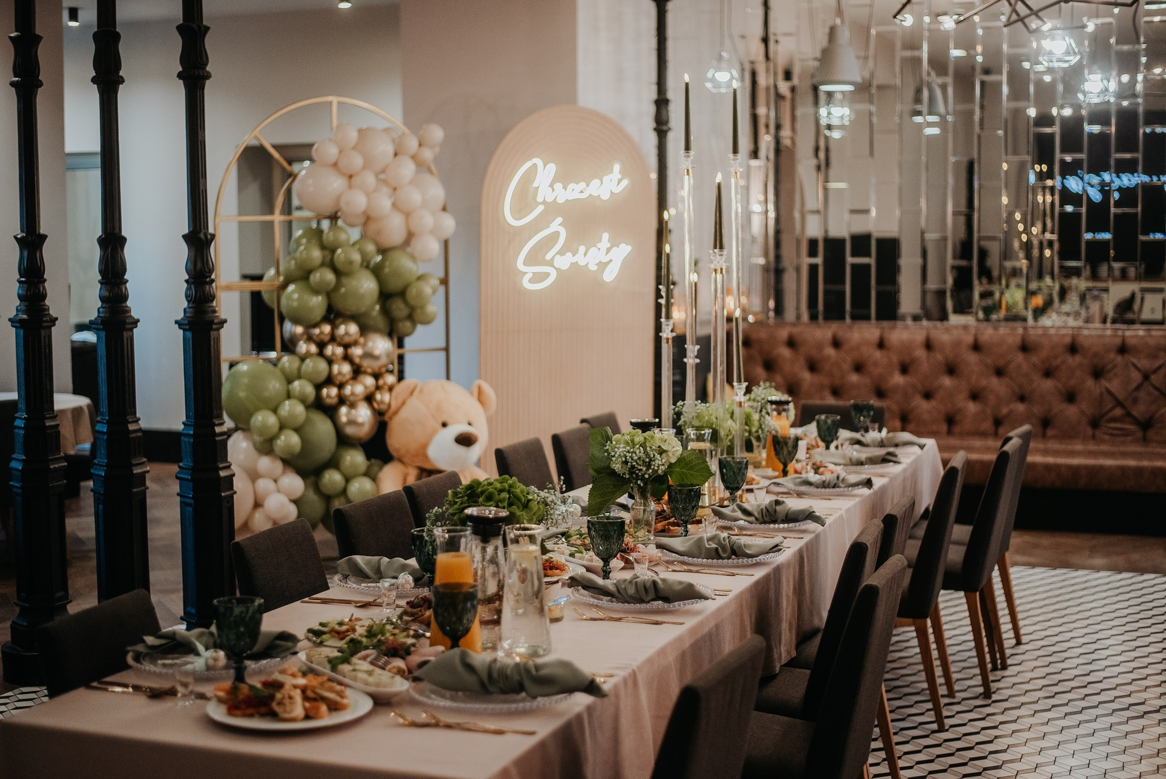 nihil novi radom, dekoracja balonowa, miś