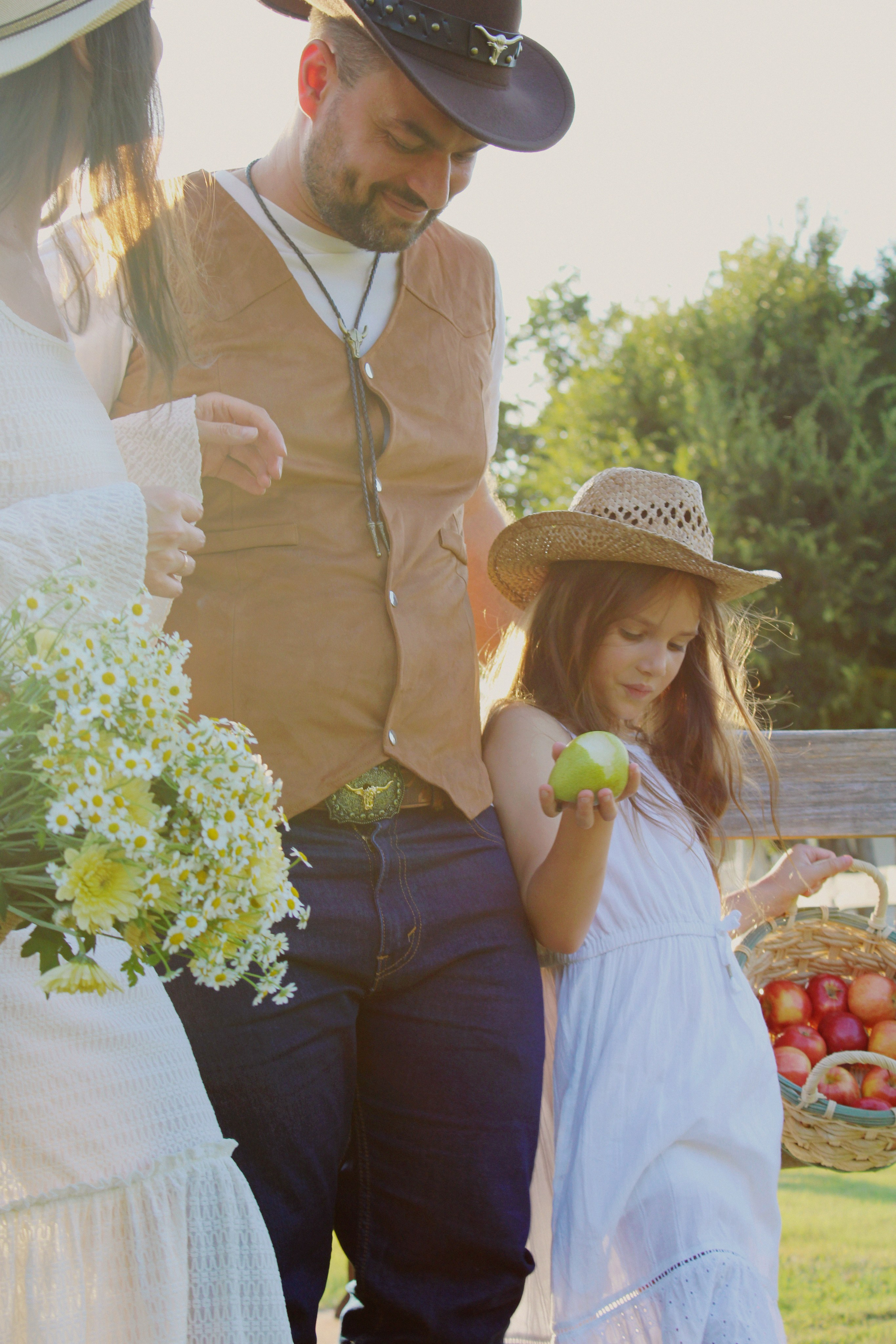Texas Countryside Family Photoshoot in Cowboy Style. Lana Petrychenko — Portrait & Family Photographer. Valencia, Spain