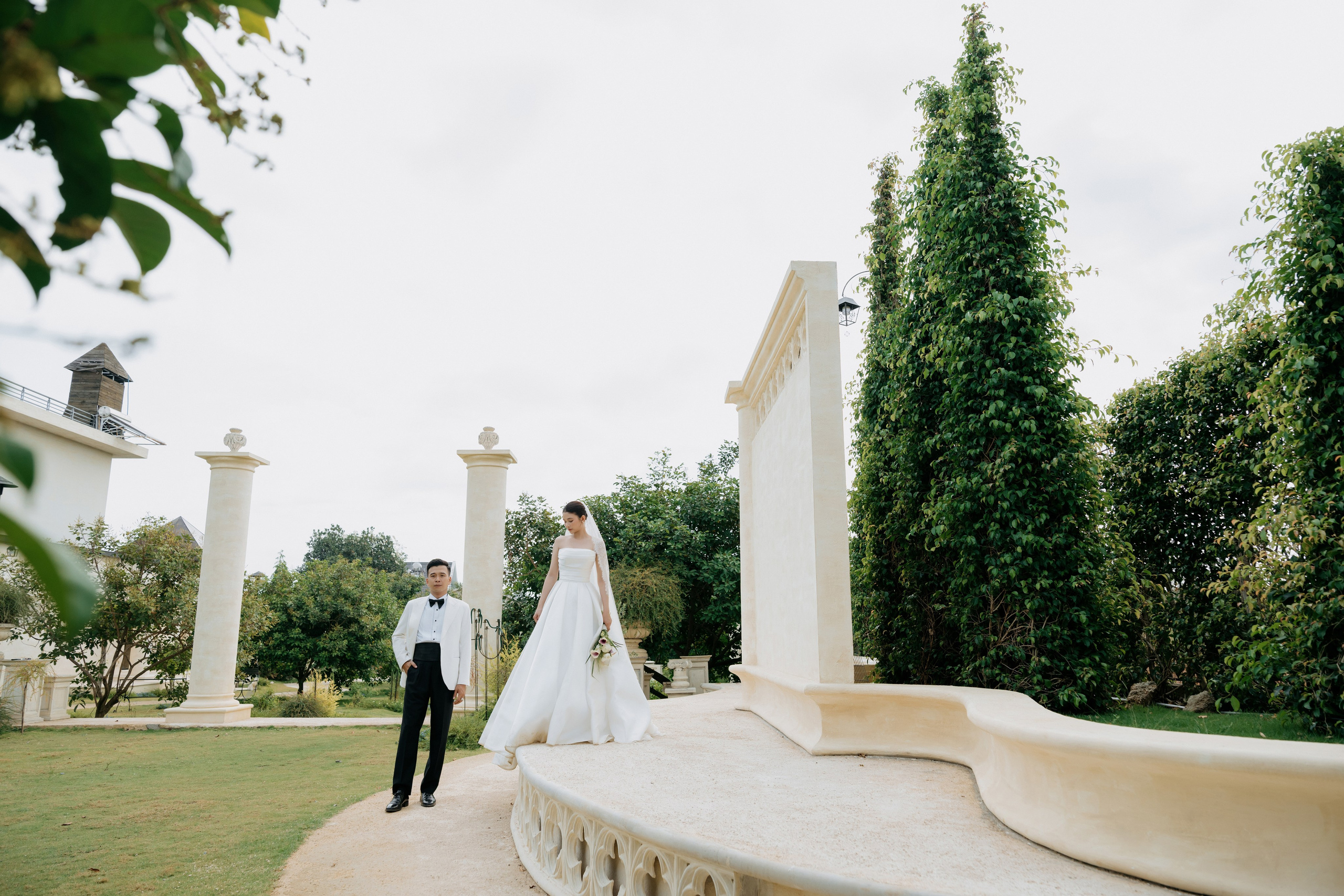 THU & NHU / An garden. Saigon Wedding Present | Art Beyond Moments