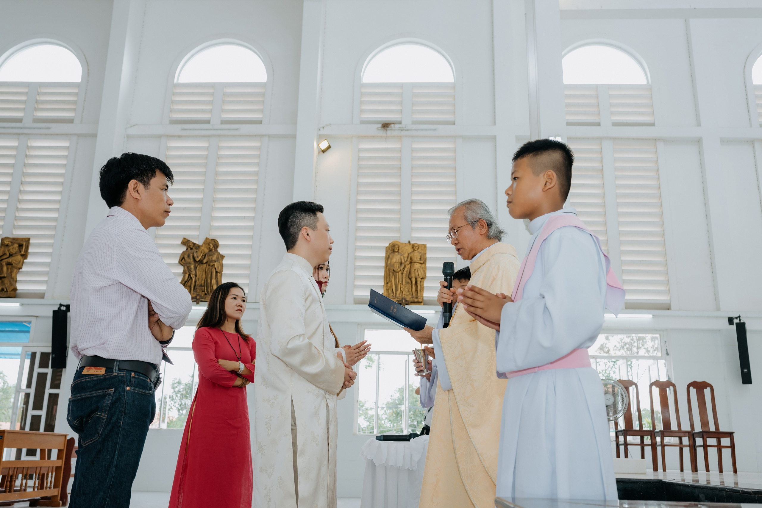 Church Wedding / TRANG & TUONG. Saigon Wedding Present | Art Beyond Moments
