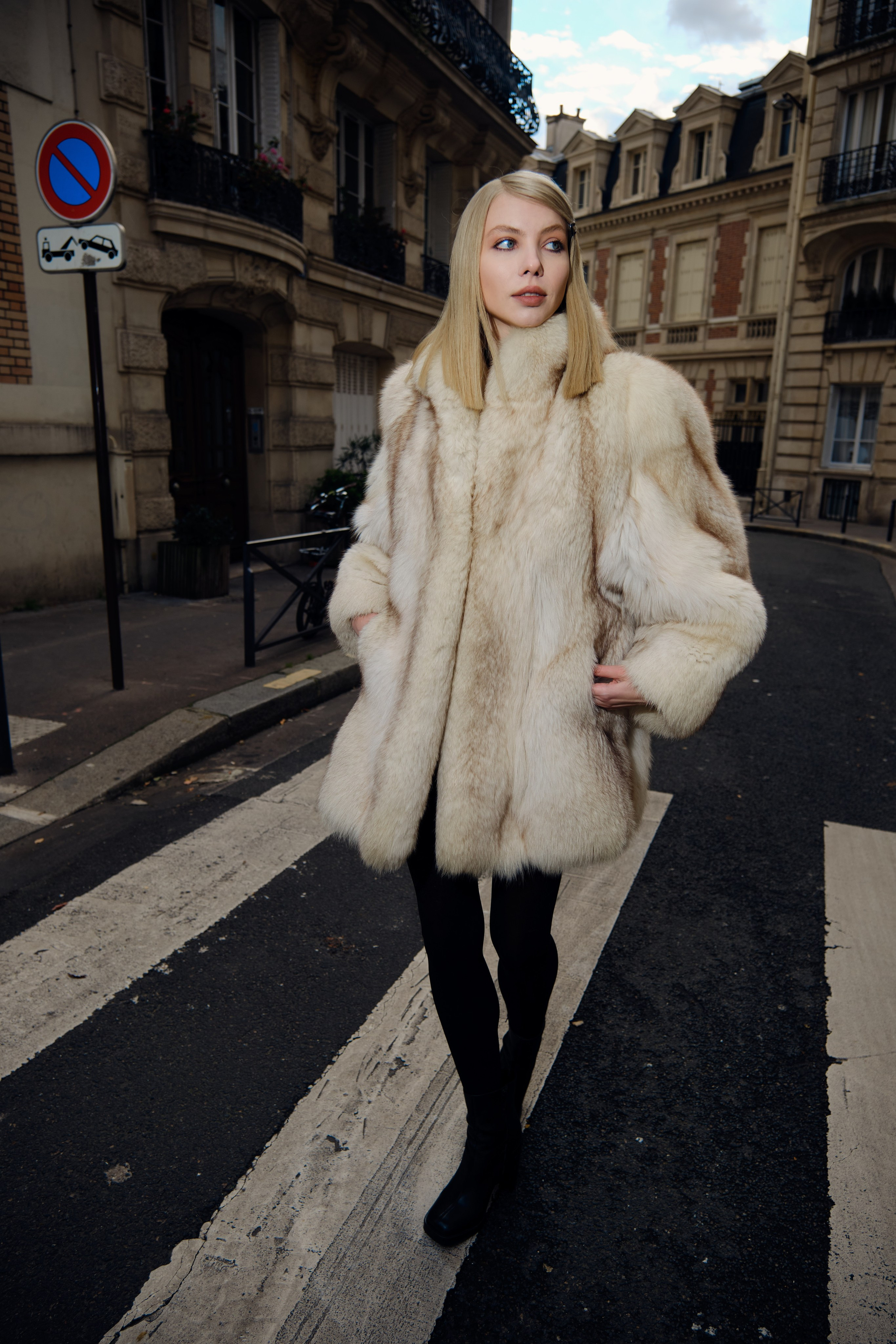 Winter street style in Paris. Paris photographer - Oleksandr Kovalchuk