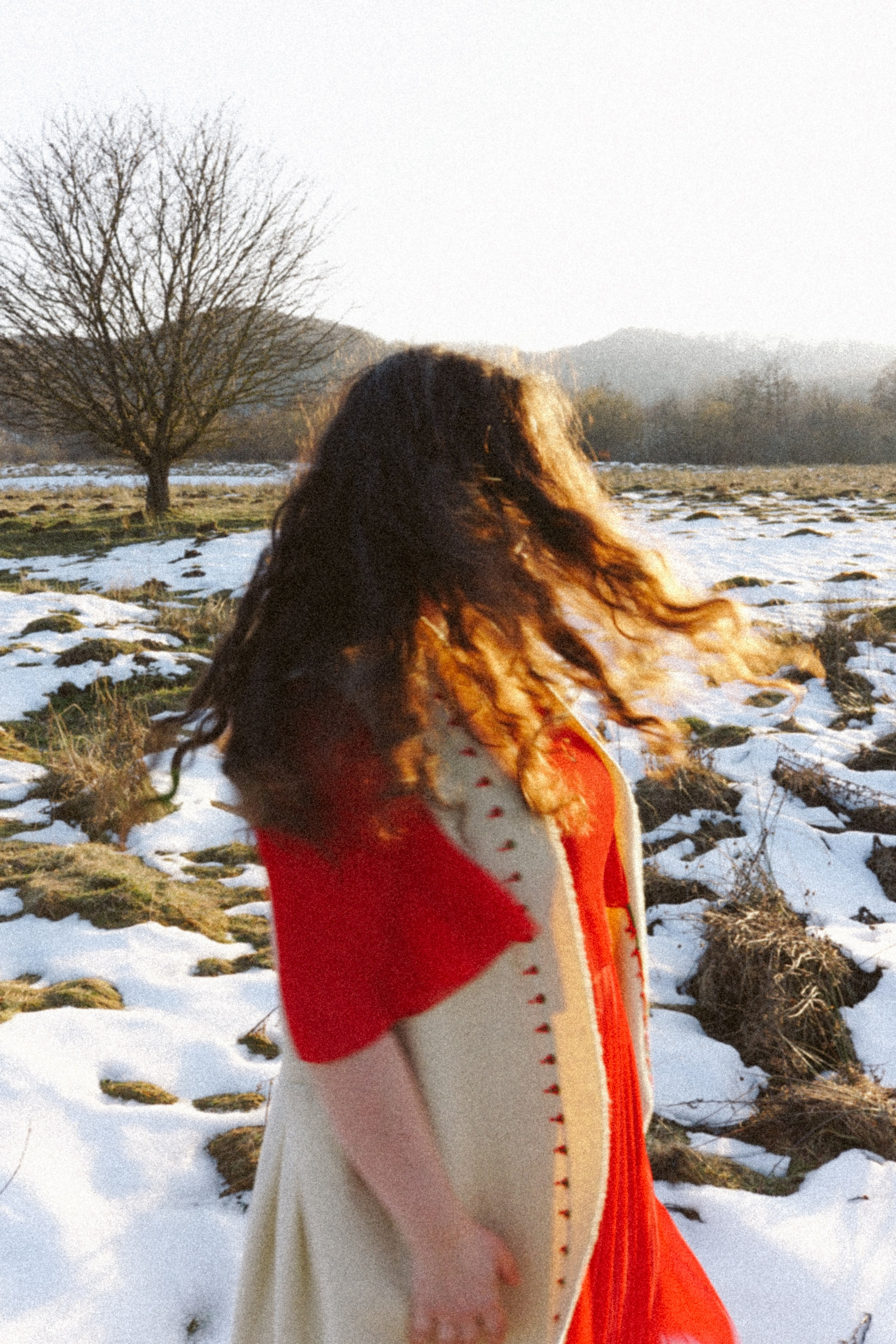 Mărțișorul x Mes Amis: O Poveste de Primăvară | Mădălina Beda. Madalina Beda- Artist vizual, fotograf, doula la nastere, consultant babywearing Brasov si in toata tara