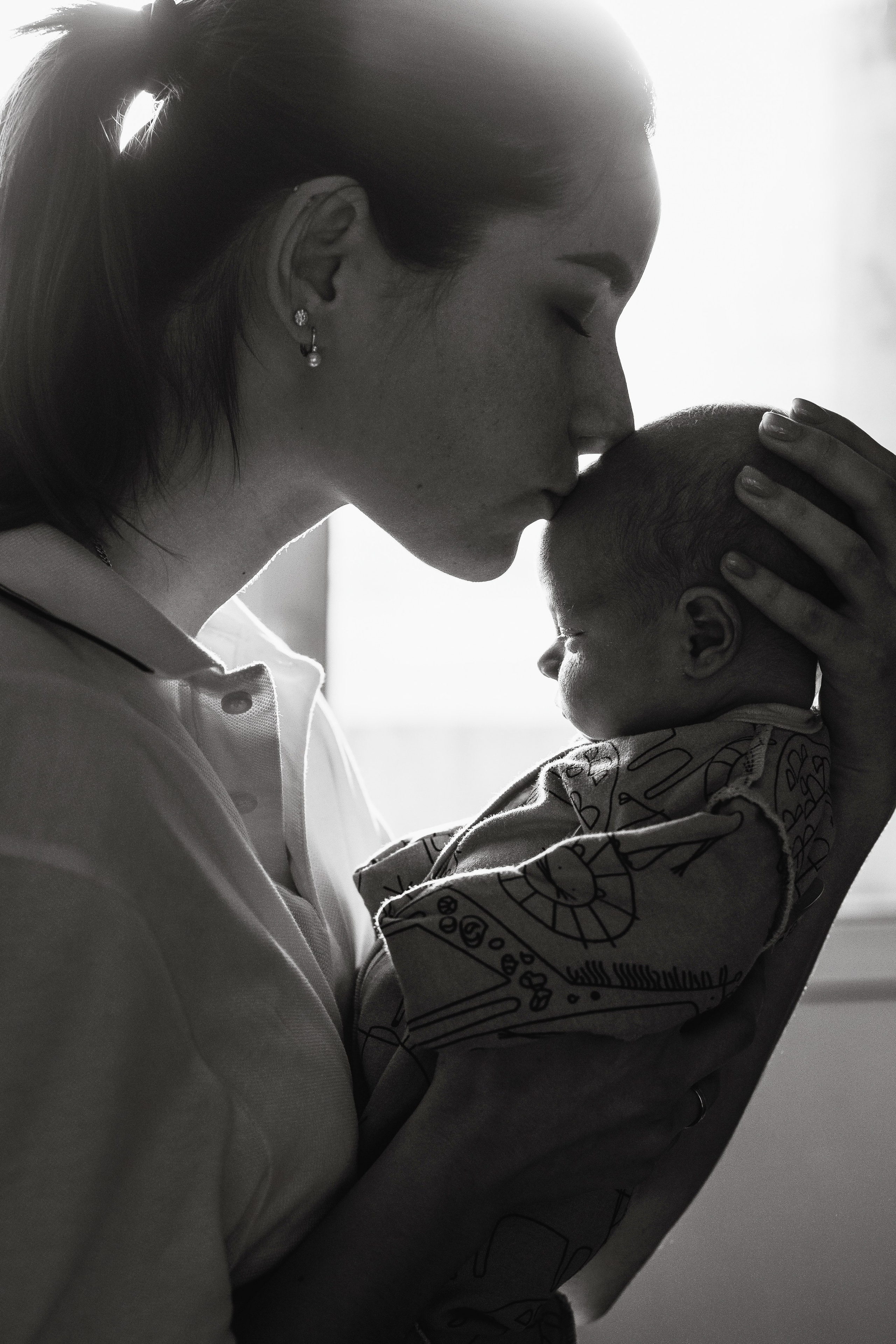 Home Newborn Photography – Candid & Intimate Moments. Alisa Tant — Family and newborn photographer Bucks County, Montgomery county, Philadelphia, NJ