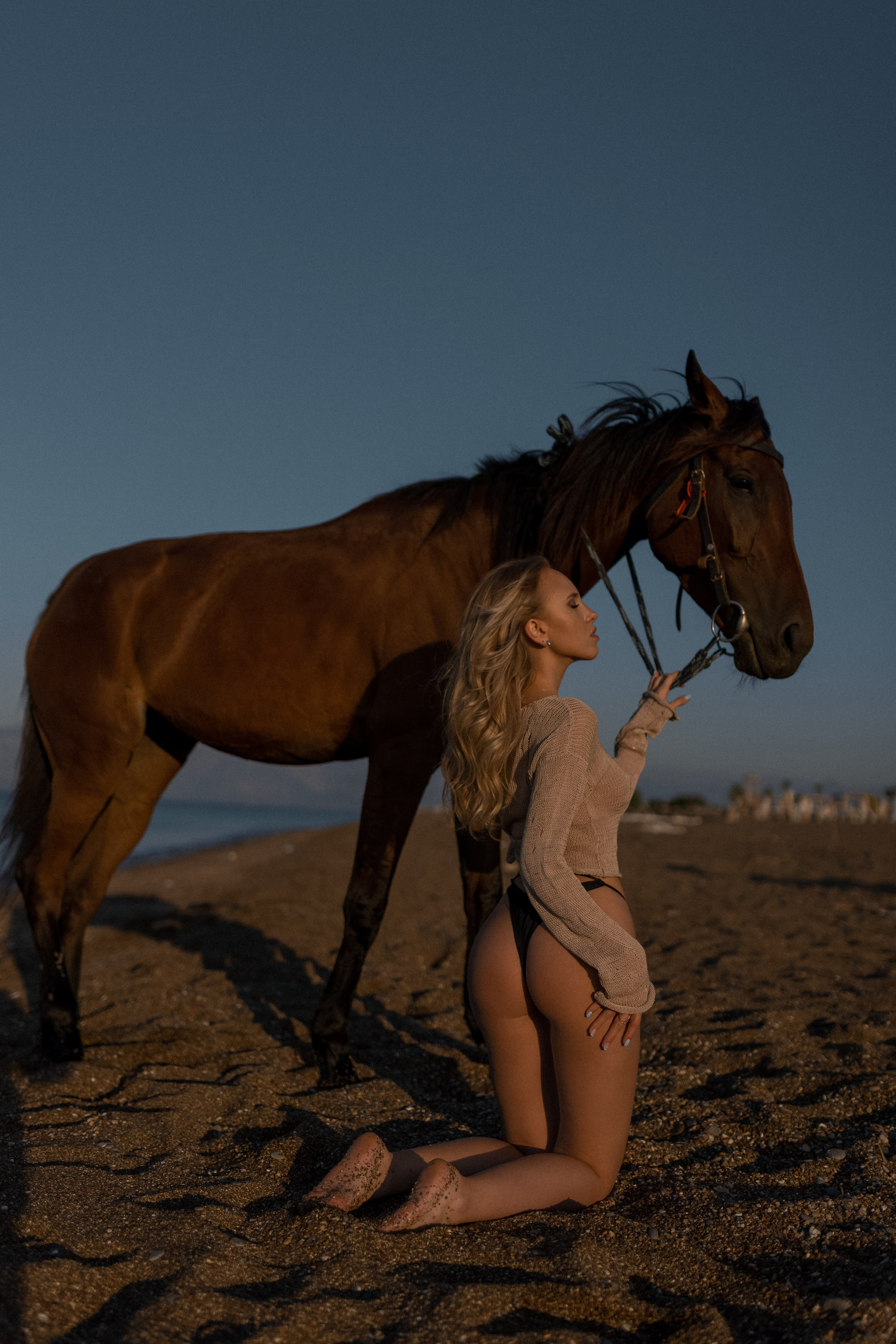 Фотосессия с лошадьми. Лара бич. Фотосессия на пляже. Фотосессия на рассвете. Фотограф в Анталии. Фотограф Анталия. Фотограф Анталья. Жизнь в Анталии. Фотосессия с лошадью в Анталии. Аренда лошади в Анталии. Фотосессия с животными. Позы для фотосессии с лошадьми. Позы для фотосессии. Antalya Lara beach