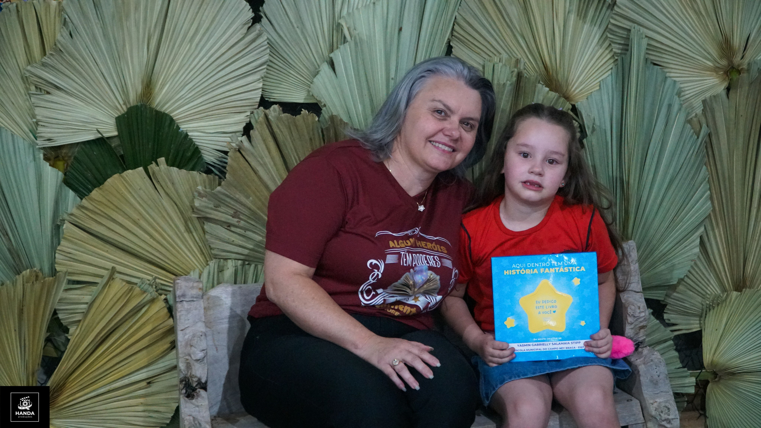 Noite autógrafos colégio Aurélio Buarque de Holanda. Handa Produções