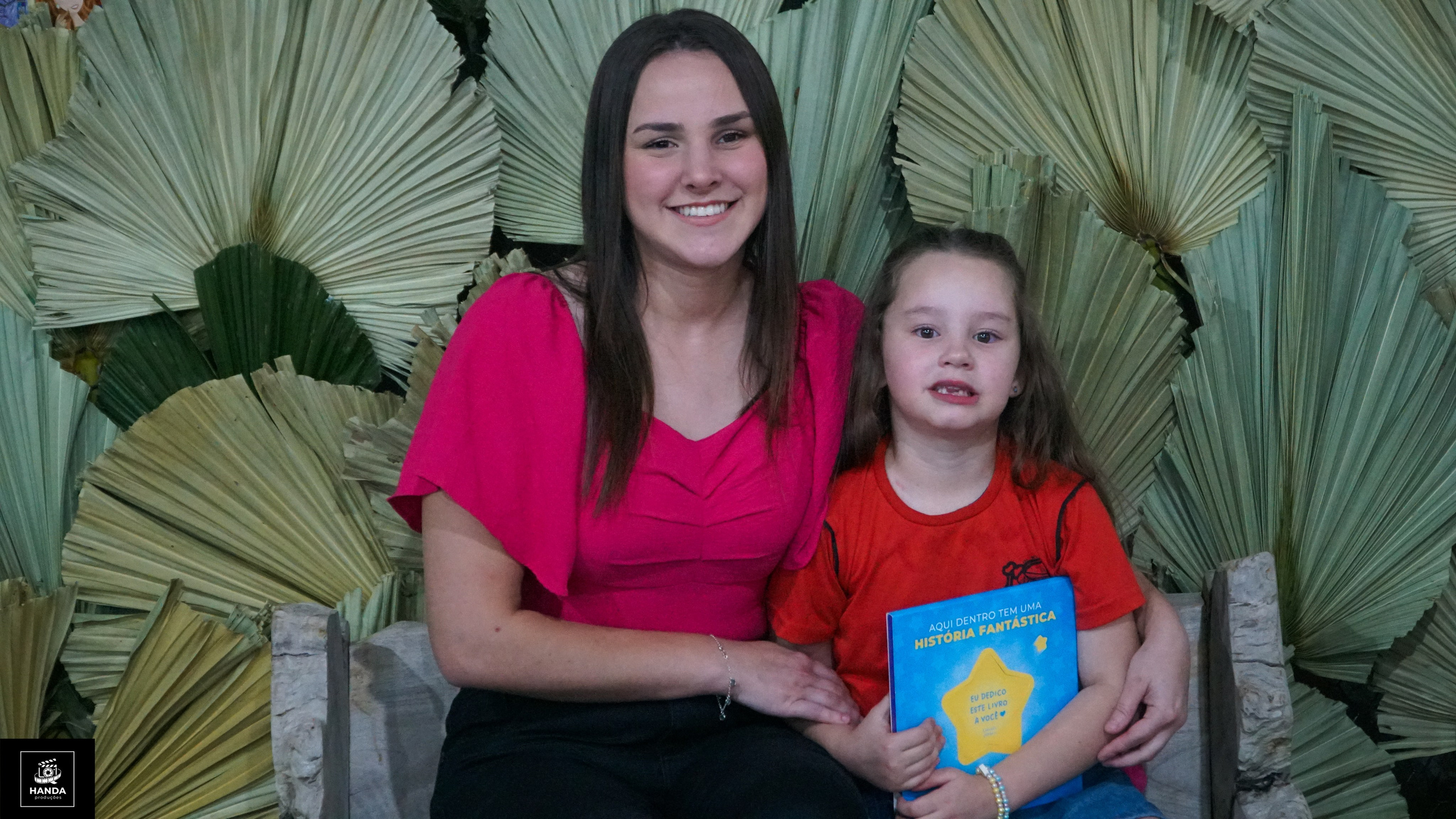 Noite autógrafos colégio Aurélio Buarque de Holanda. Handa Produções