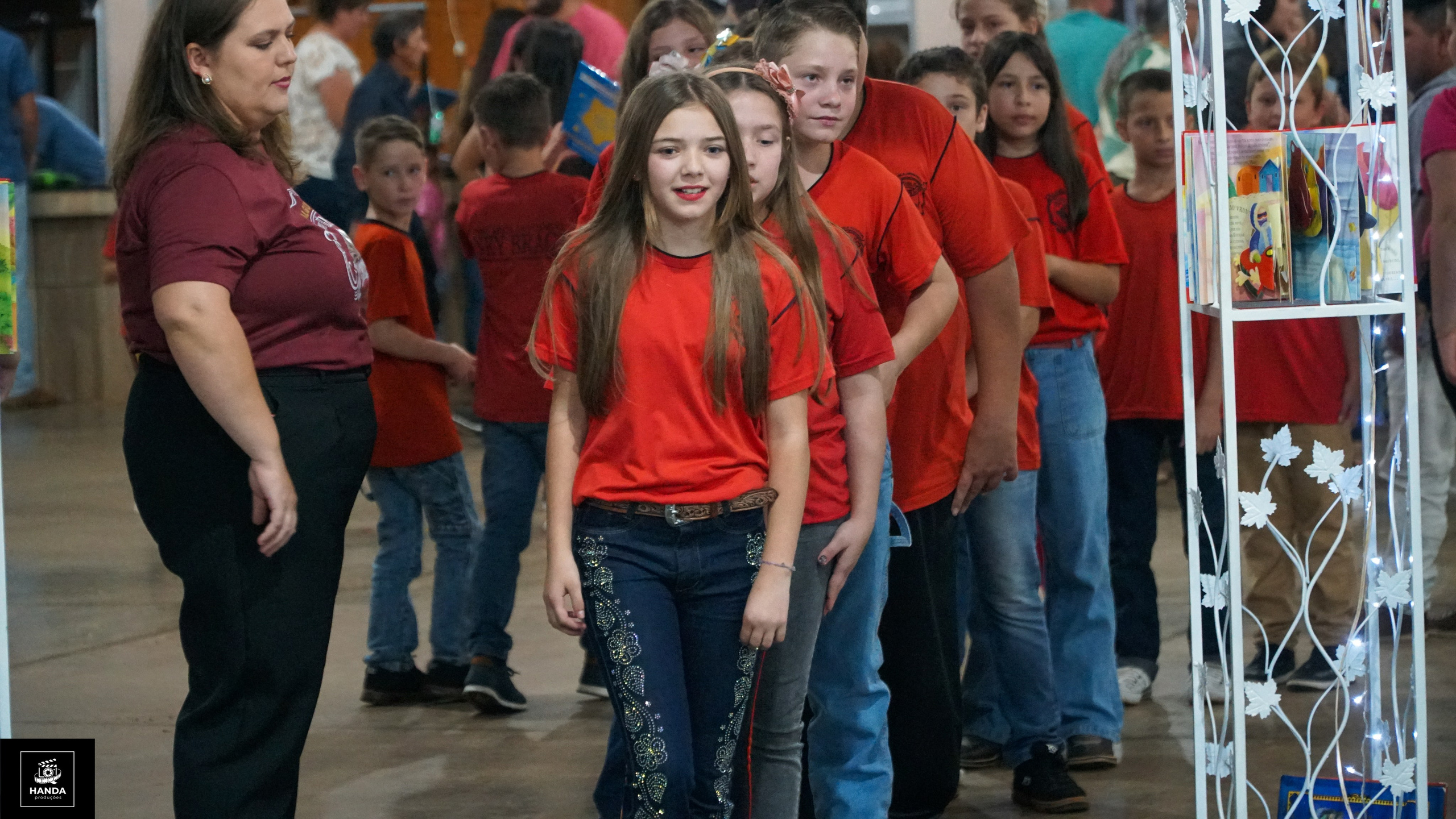 Noite autógrafos colégio Aurélio Buarque de Holanda. Handa Produções