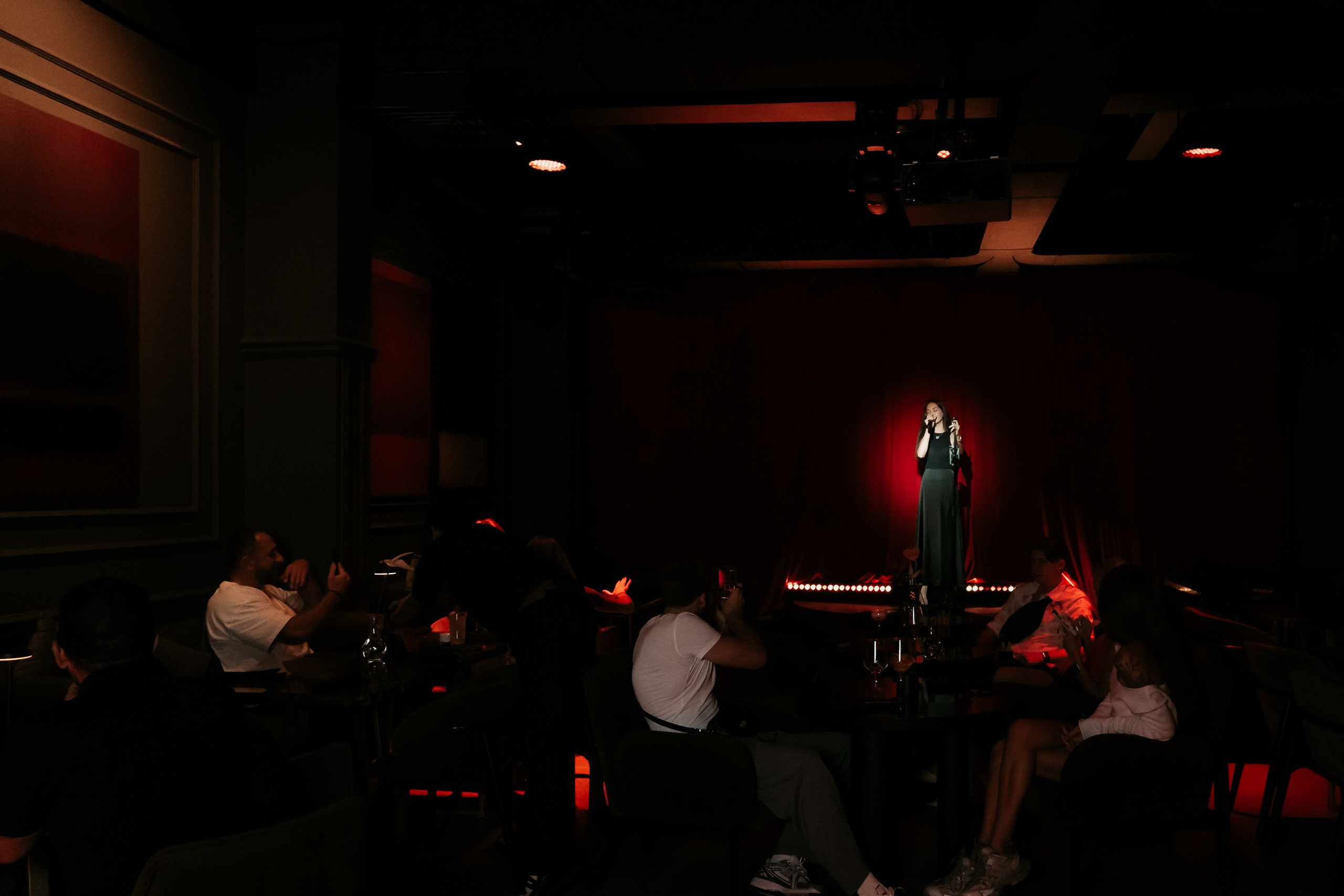 GALLERY. THE ROOM BAR