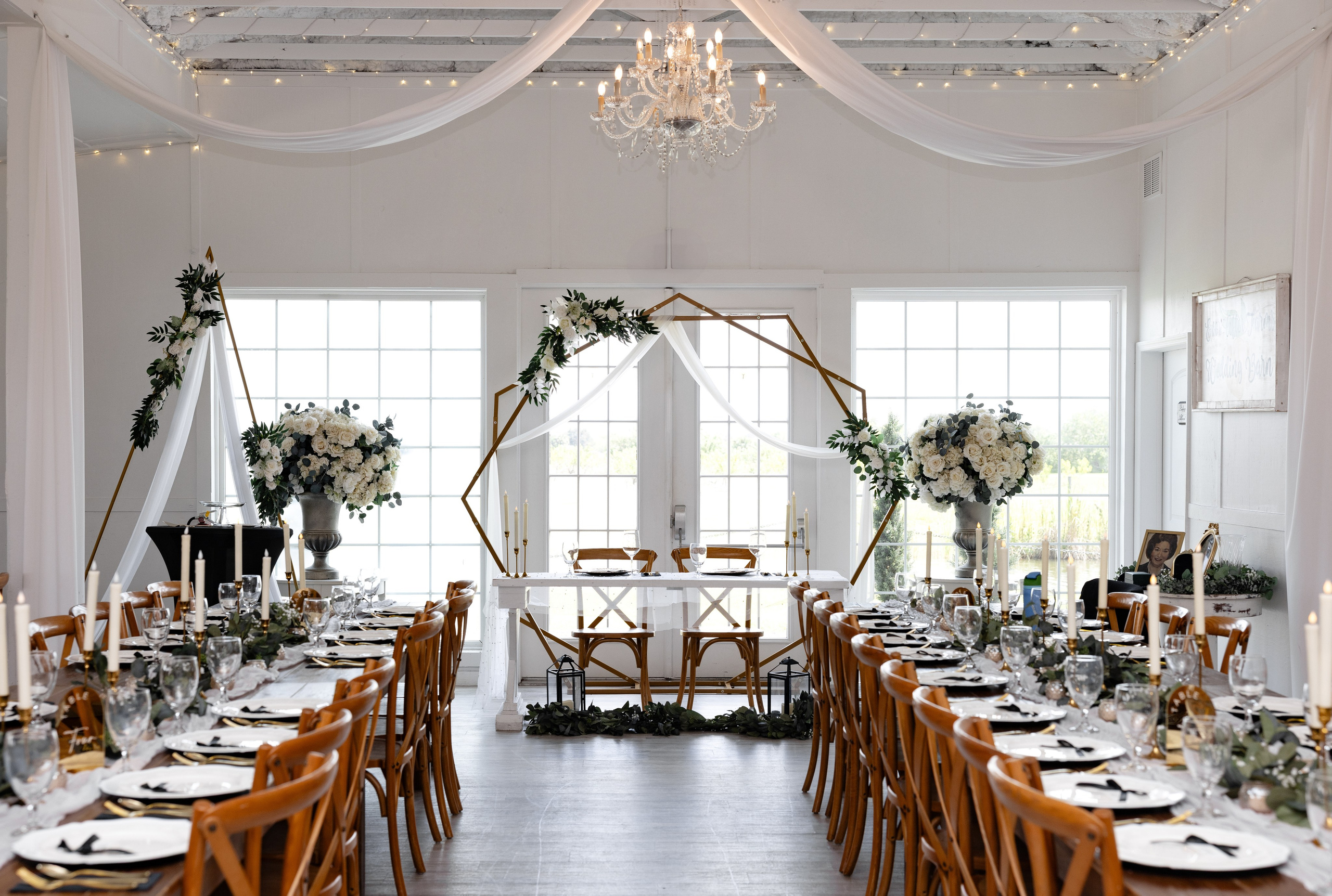 Alexsa and Robert. Ever After Farm Peach. Photographer Anastasia Nagibina